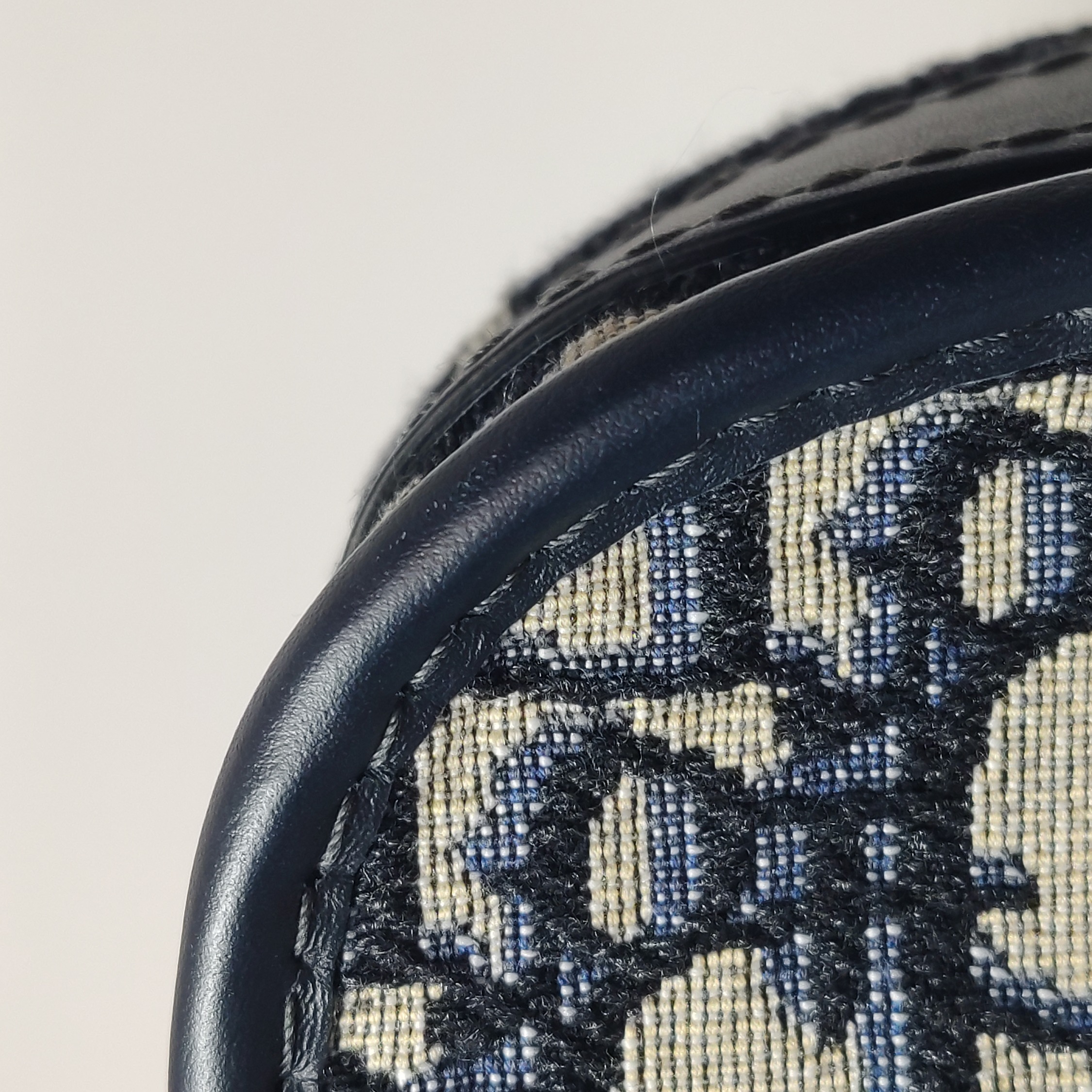 Christian Dior Bobby Flap Bag Oblique Canvas Small — photo 13 of 15