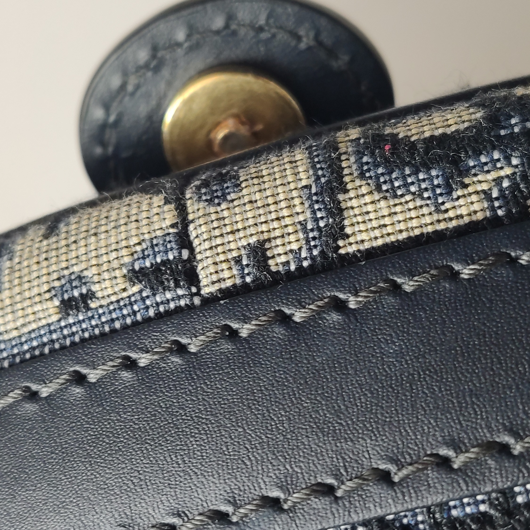 Christian Dior Bobby Flap Bag Oblique Canvas Small — photo 10 of 15