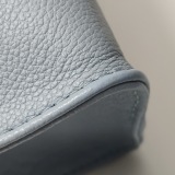 Louis Vuitton(LV) OnTheGo Tote Monogram Empreinte Giant PM — thumbnail 18