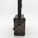 Louis Vuitton(LV) Soft Trunk Bag Monogram Canvas with LV Friends Patch Mini — thumbnail 4