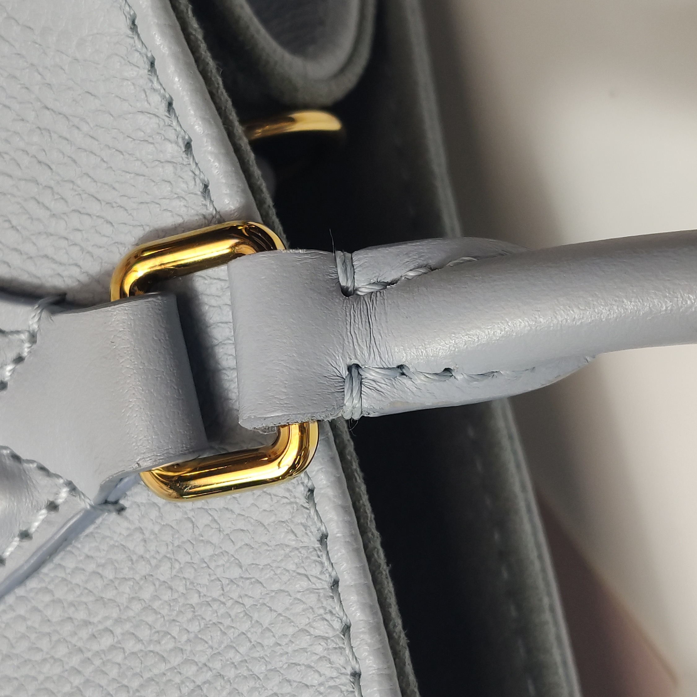 Louis Vuitton(LV) OnTheGo Tote Monogram Empreinte Giant PM — photo 17 of 23