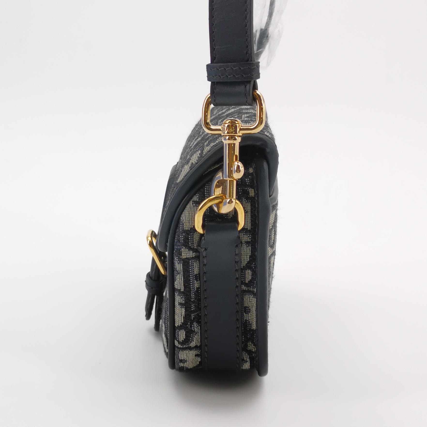 Christian Dior Bobby Flap Bag Oblique Canvas Small — photo 4 of 13