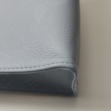 Louis Vuitton(LV) OnTheGo Tote Monogram Empreinte Giant PM — thumbnail 14