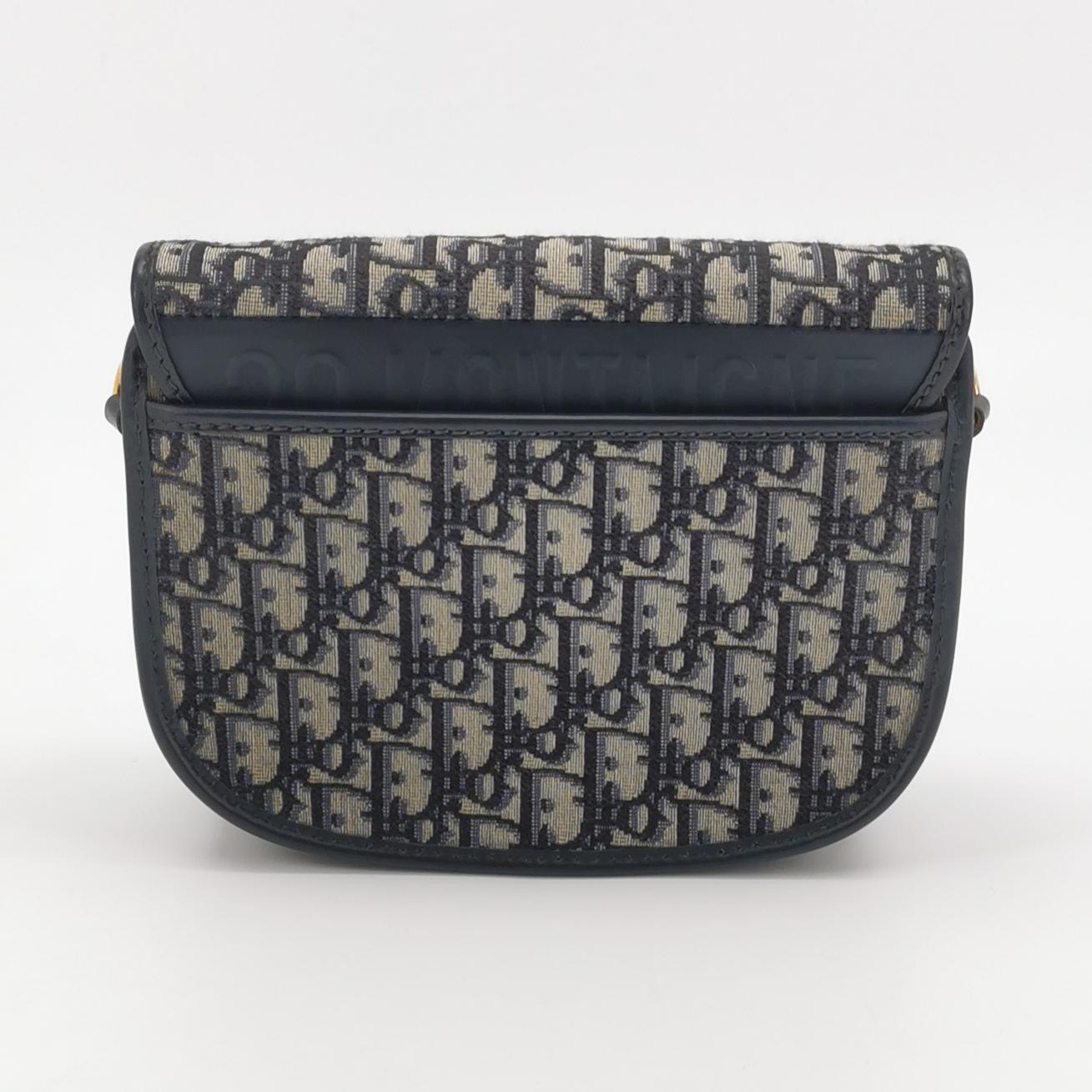 Christian Dior Bobby Flap Bag Oblique Canvas Medium — photo 3 of 15