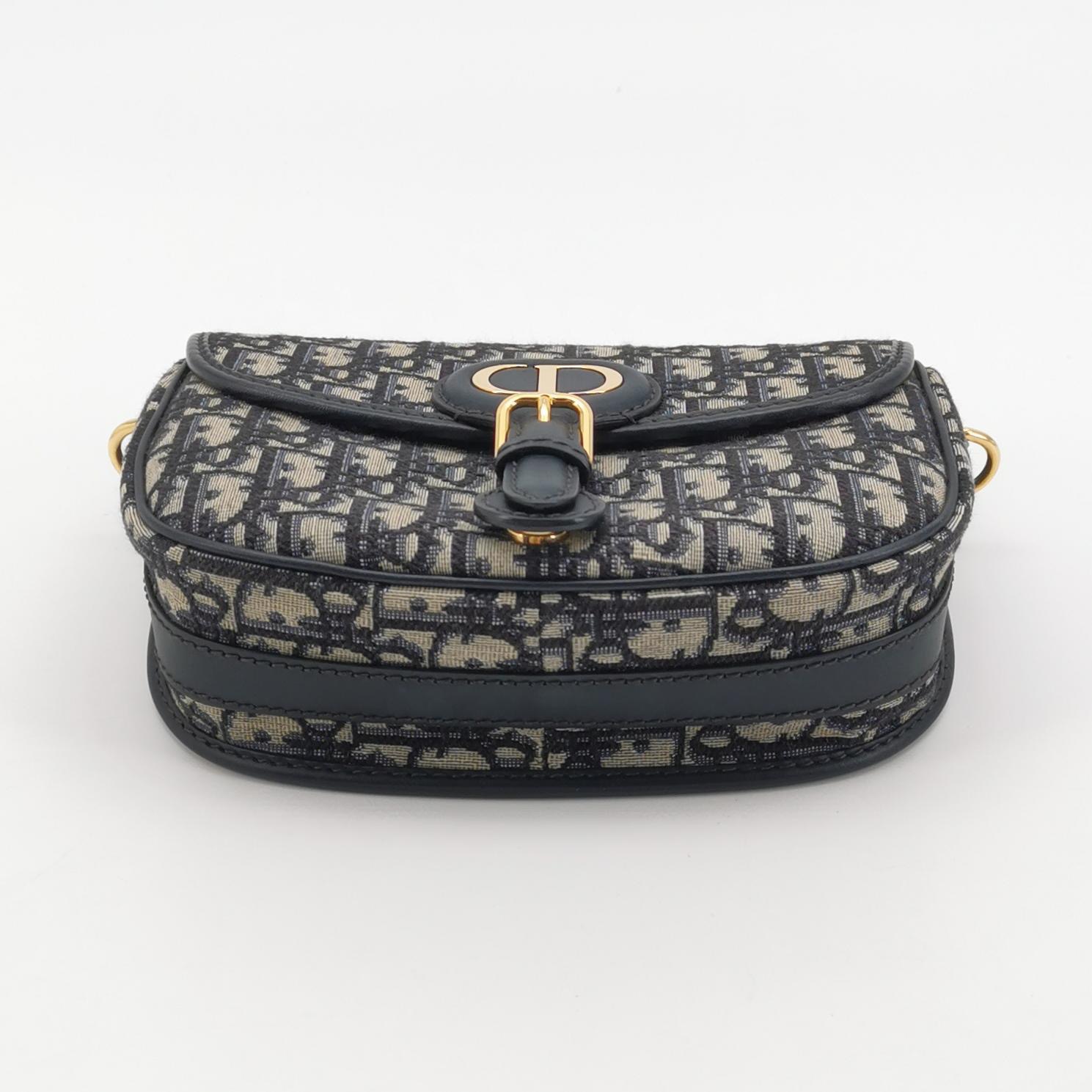 Christian Dior Bobby Flap Bag Oblique Canvas Medium — photo 6 of 15