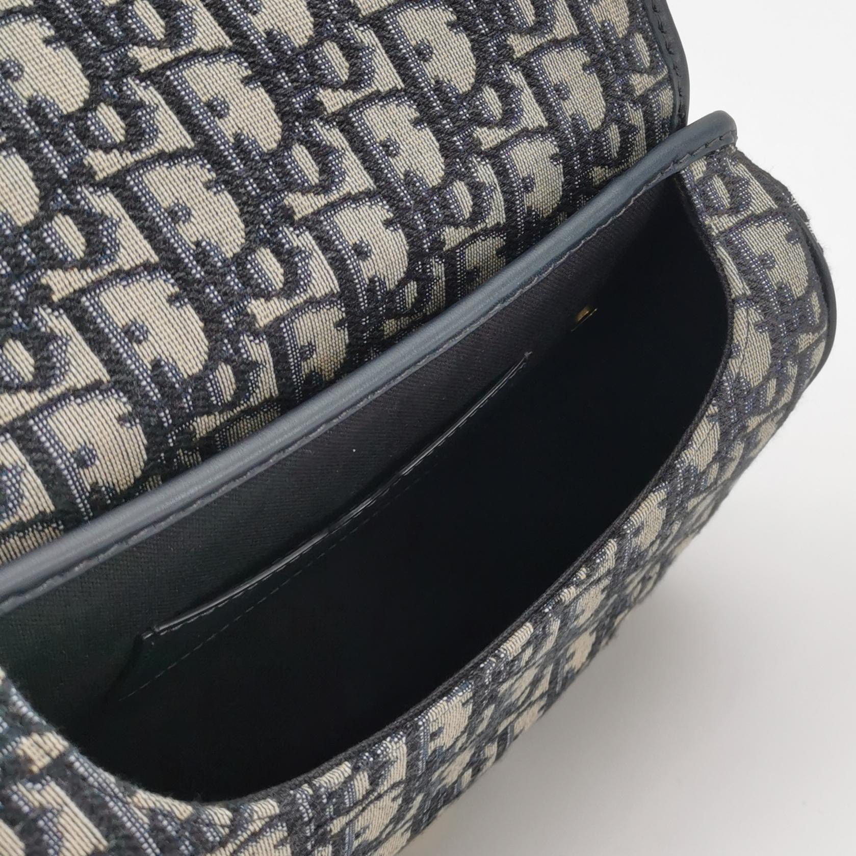 Christian Dior Bobby Flap Bag Oblique Canvas Medium — photo 7 of 15