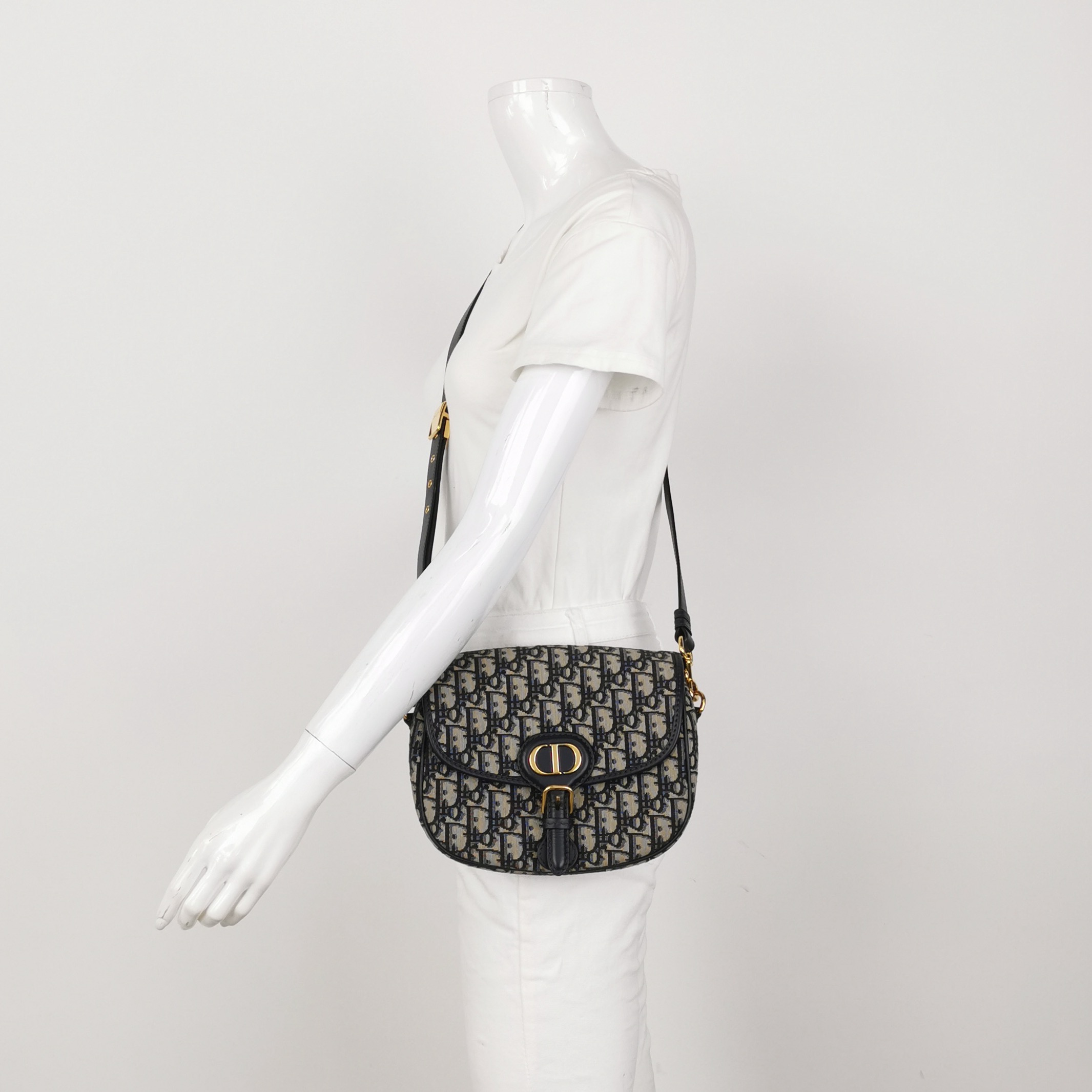 Christian Dior Bobby Flap Bag Oblique Canvas Medium — alternate view