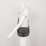 Christian Dior Bobby Flap Bag Oblique Canvas Medium — thumbnail 2