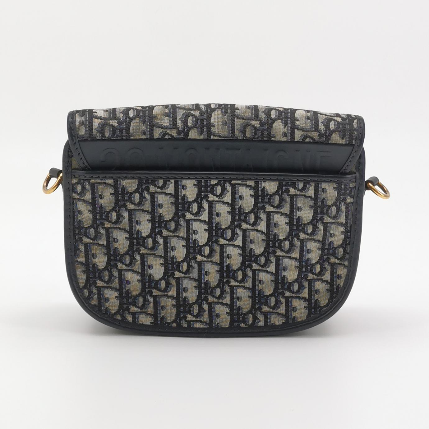 Christian Dior Bobby Flap Bag Oblique Canvas Medium — photo 3 of 15