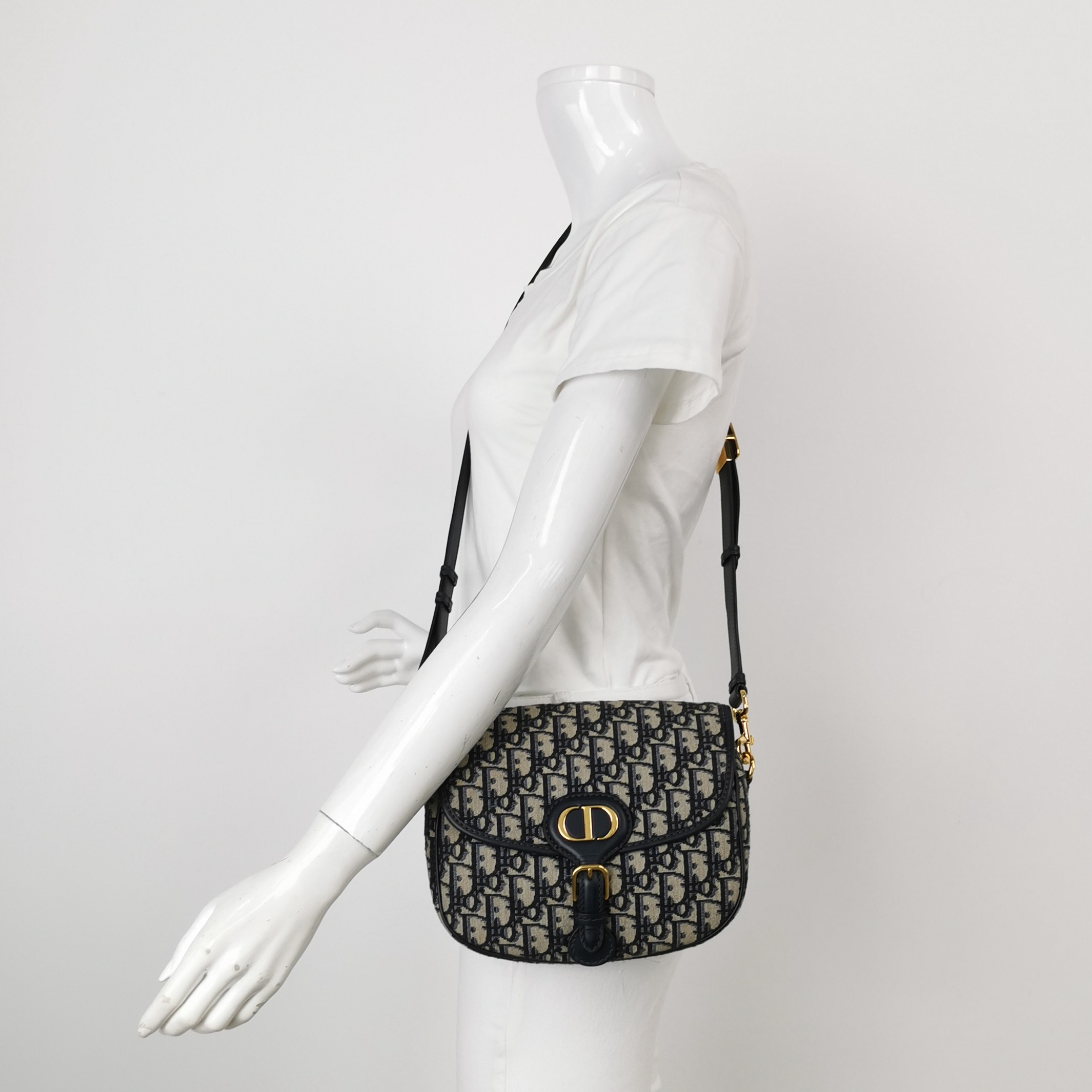 Christian Dior Bobby Flap Bag Oblique Canvas Medium — alternate view
