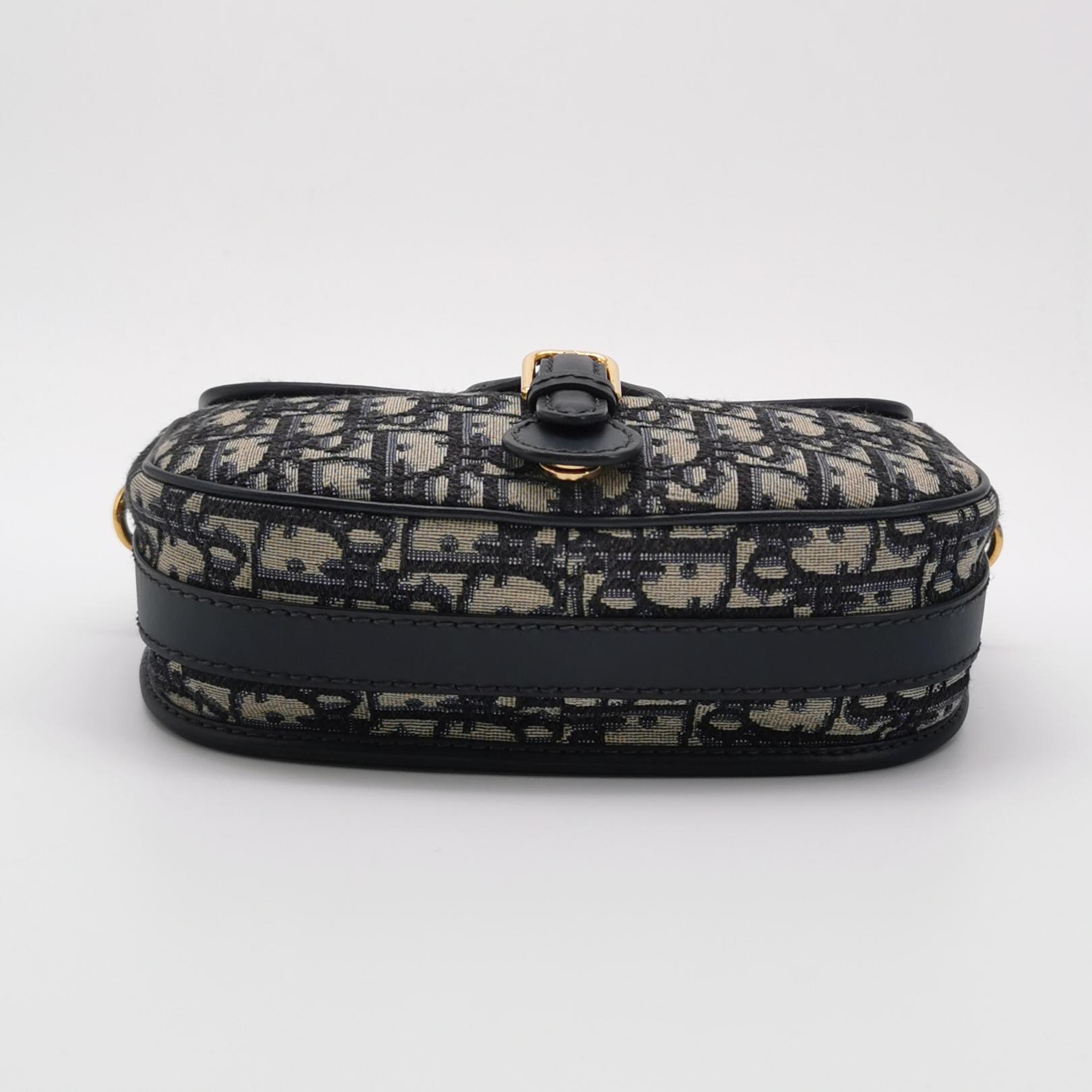 Christian Dior Bobby Flap Bag Oblique Canvas Medium — photo 6 of 14