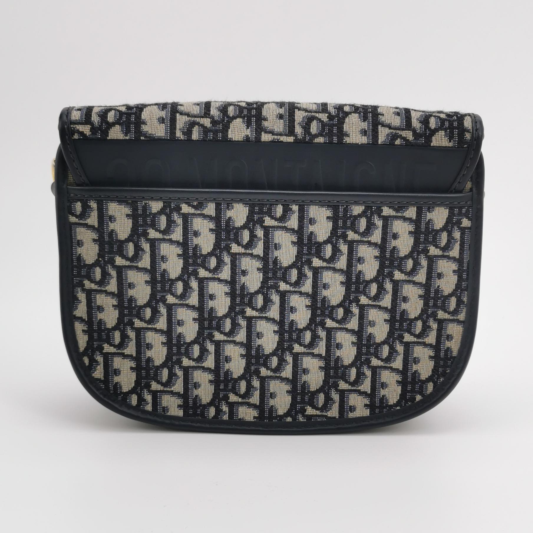 Christian Dior Bobby Flap Bag Oblique Canvas Medium — photo 3 of 16