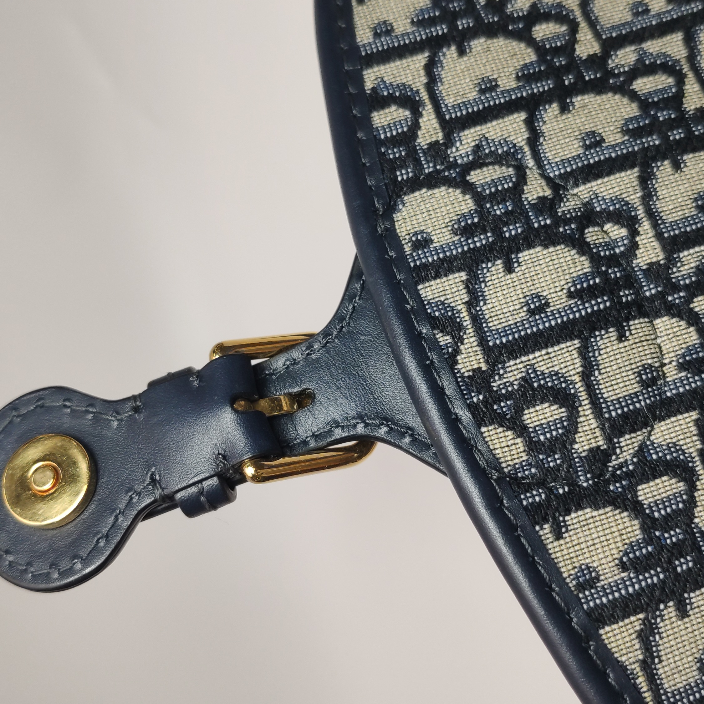 Christian Dior Bobby Flap Bag Oblique Canvas Medium — photo 11 of 16