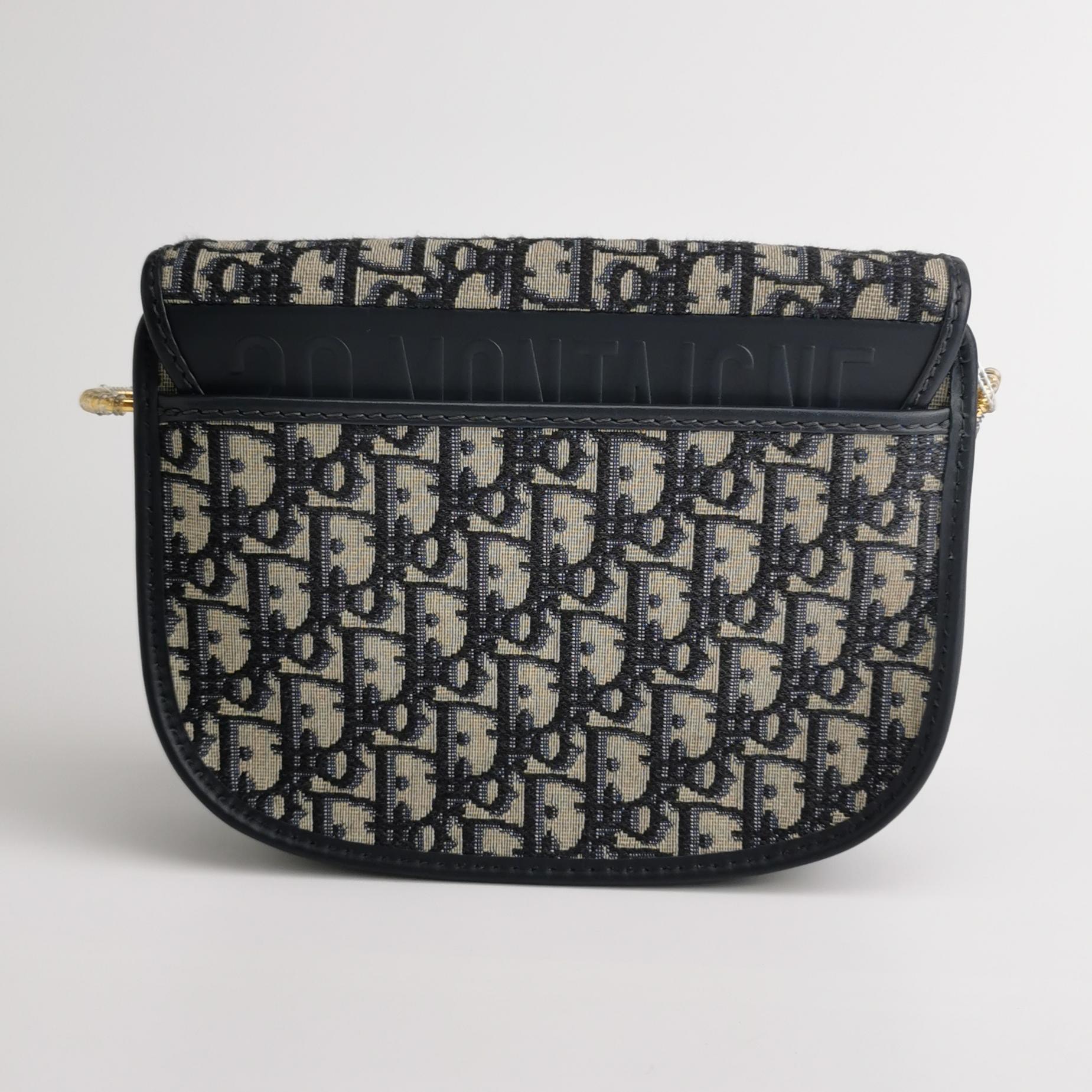 Christian Dior Bobby Flap Bag Oblique Canvas Medium — photo 3 of 11