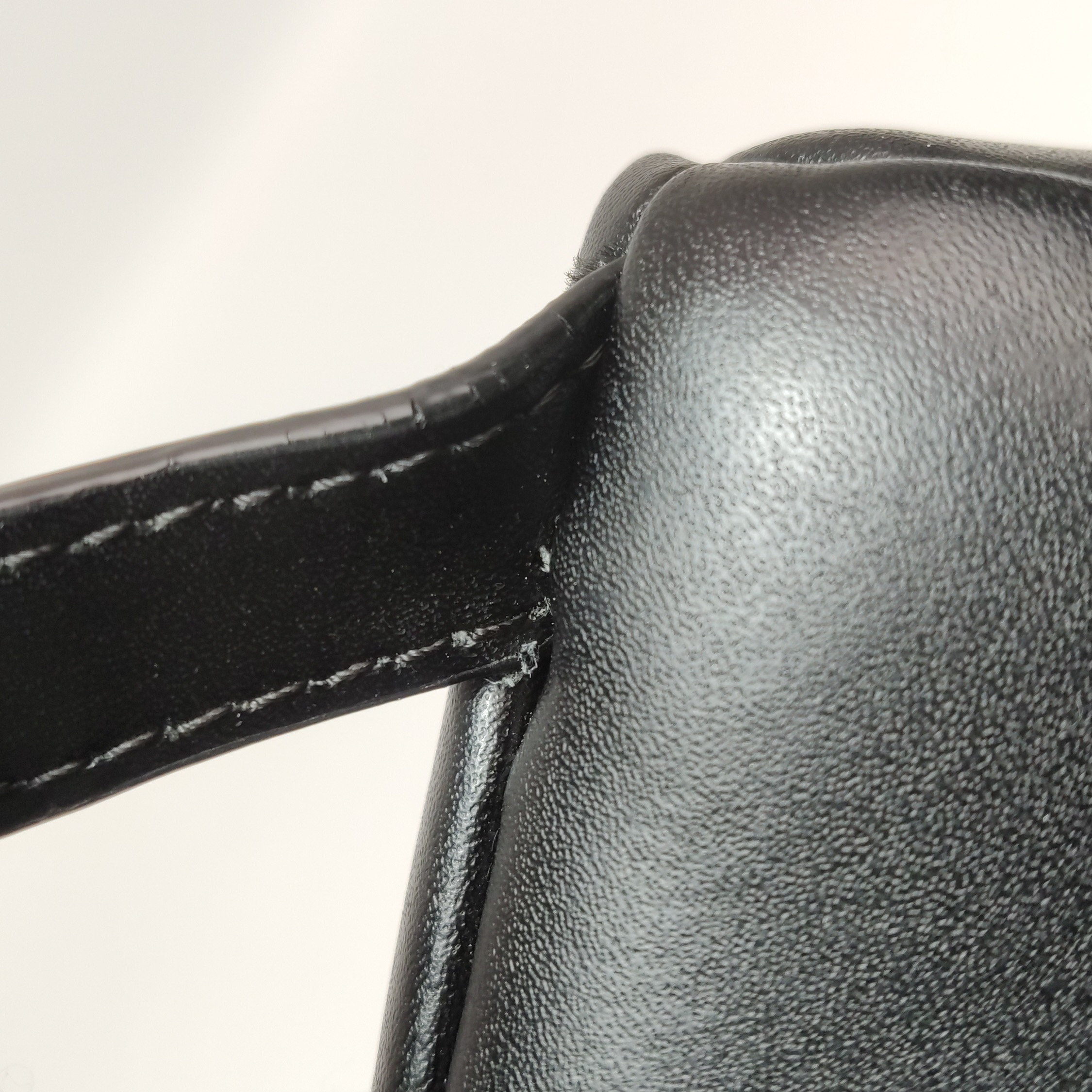Fendi Cowhide Pearl Bow Backpack — photo 22 of 23