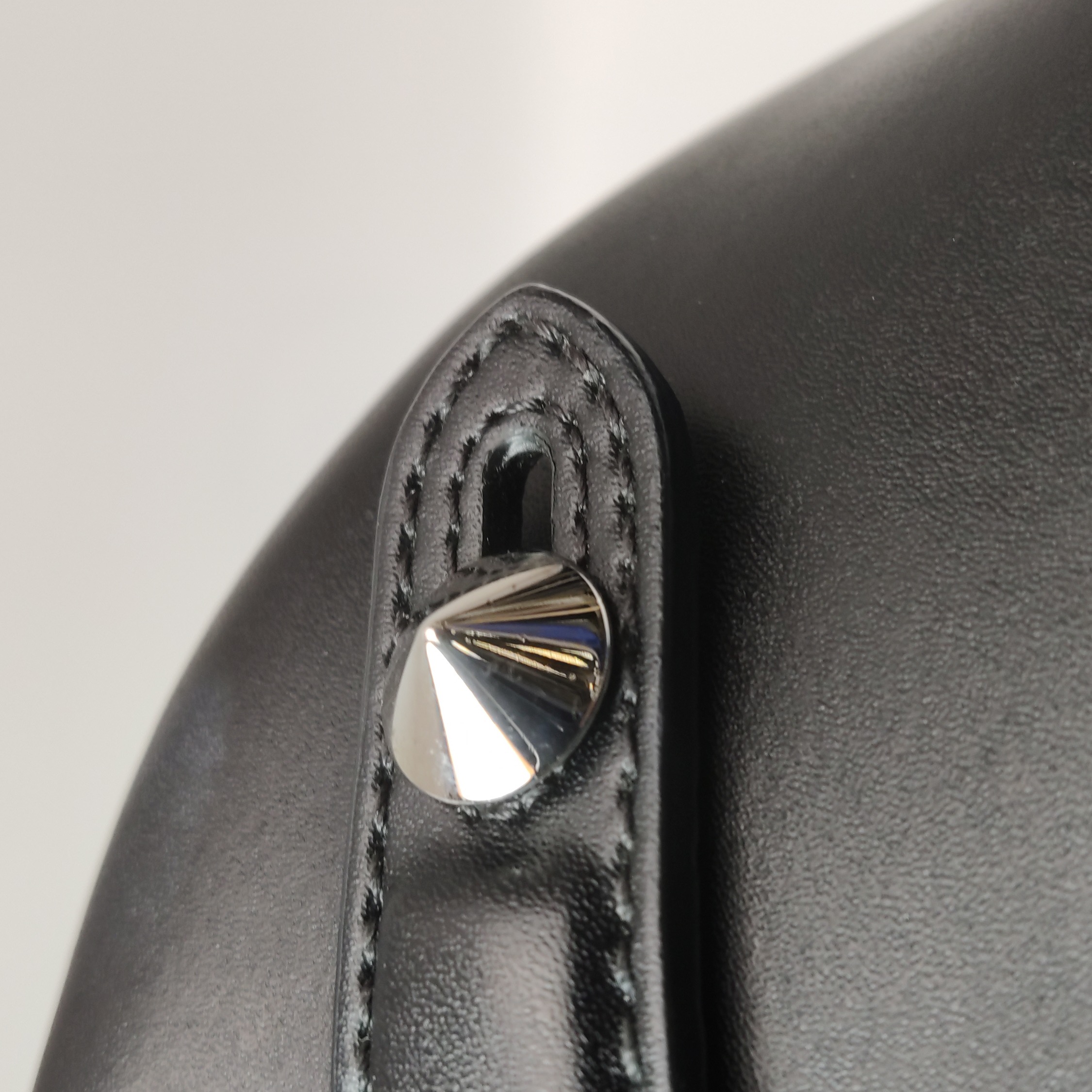 Fendi Cowhide Pearl Bow Backpack — photo 19 of 23