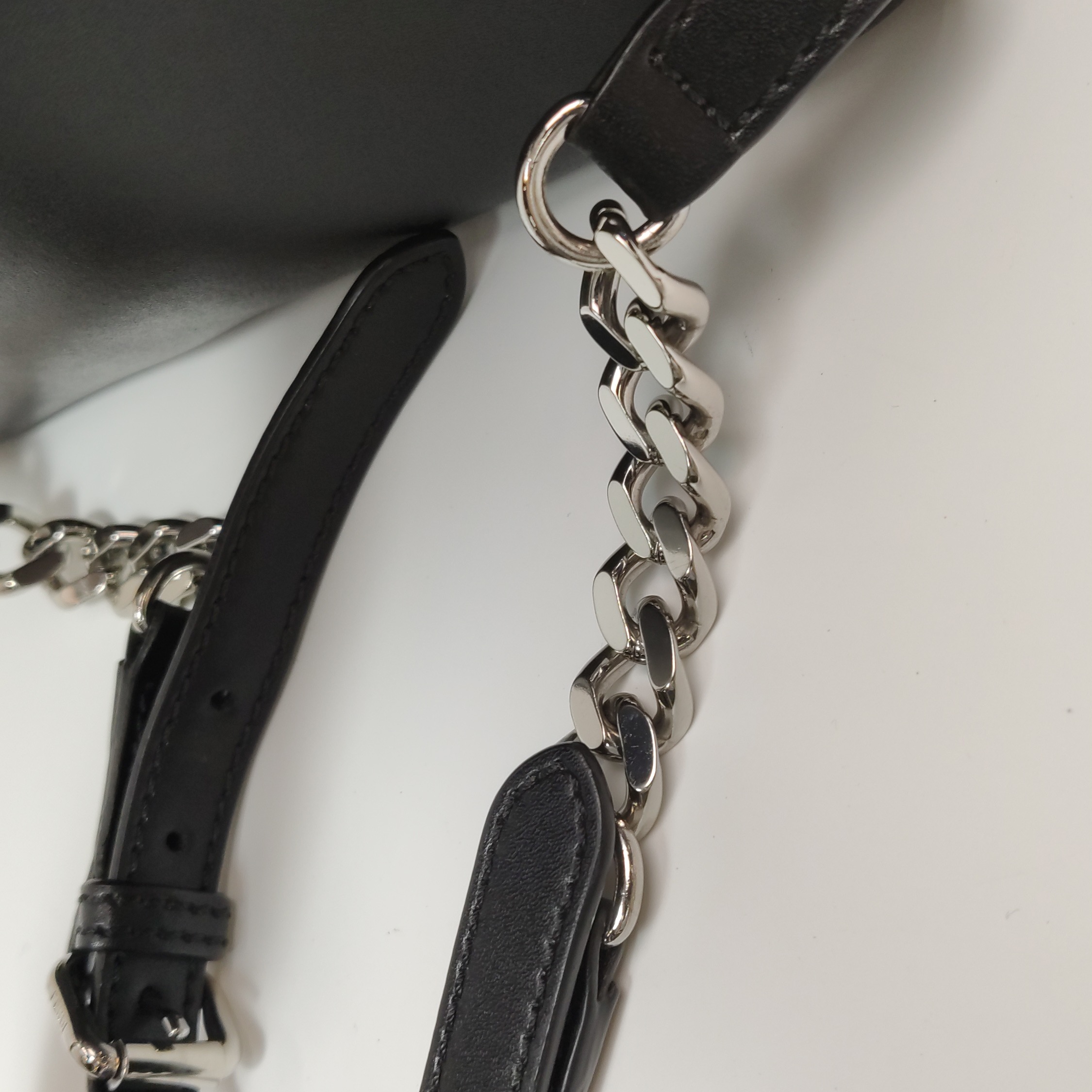 Fendi Cowhide Pearl Bow Backpack — photo 17 of 23