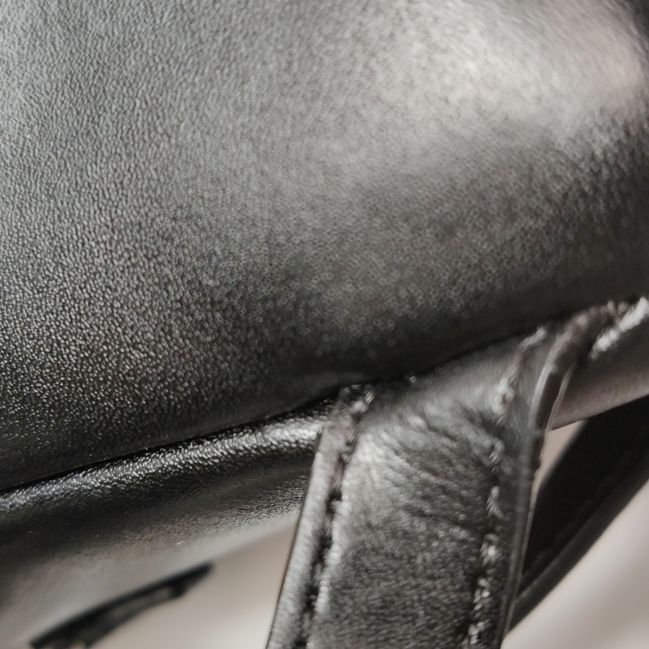 Fendi Cowhide Pearl Bow Backpack — photo 20 of 23