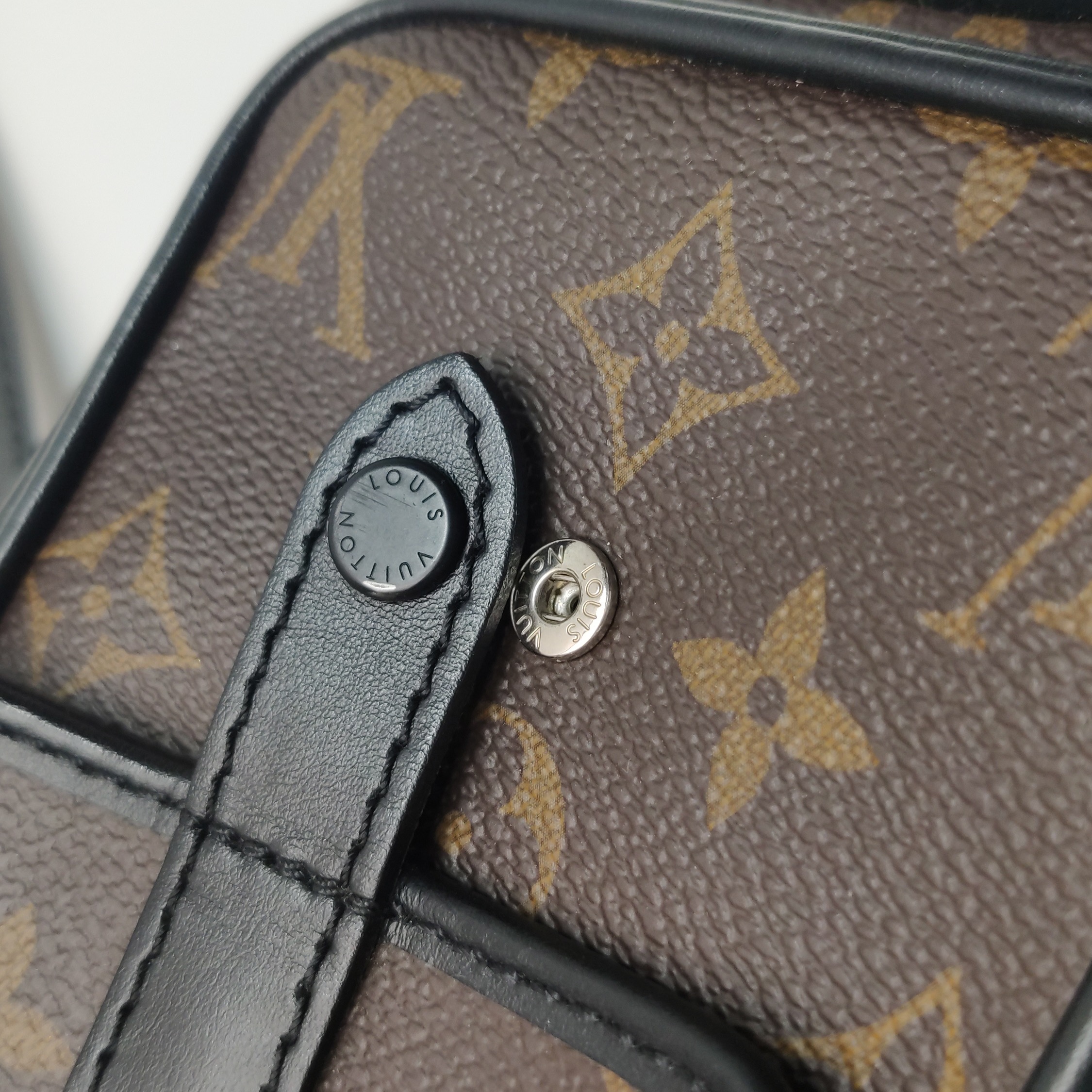 Louis Vuitton(LV) Christopher Wearable Wallet Macassar Monogram Canvas — photo 9 of 15