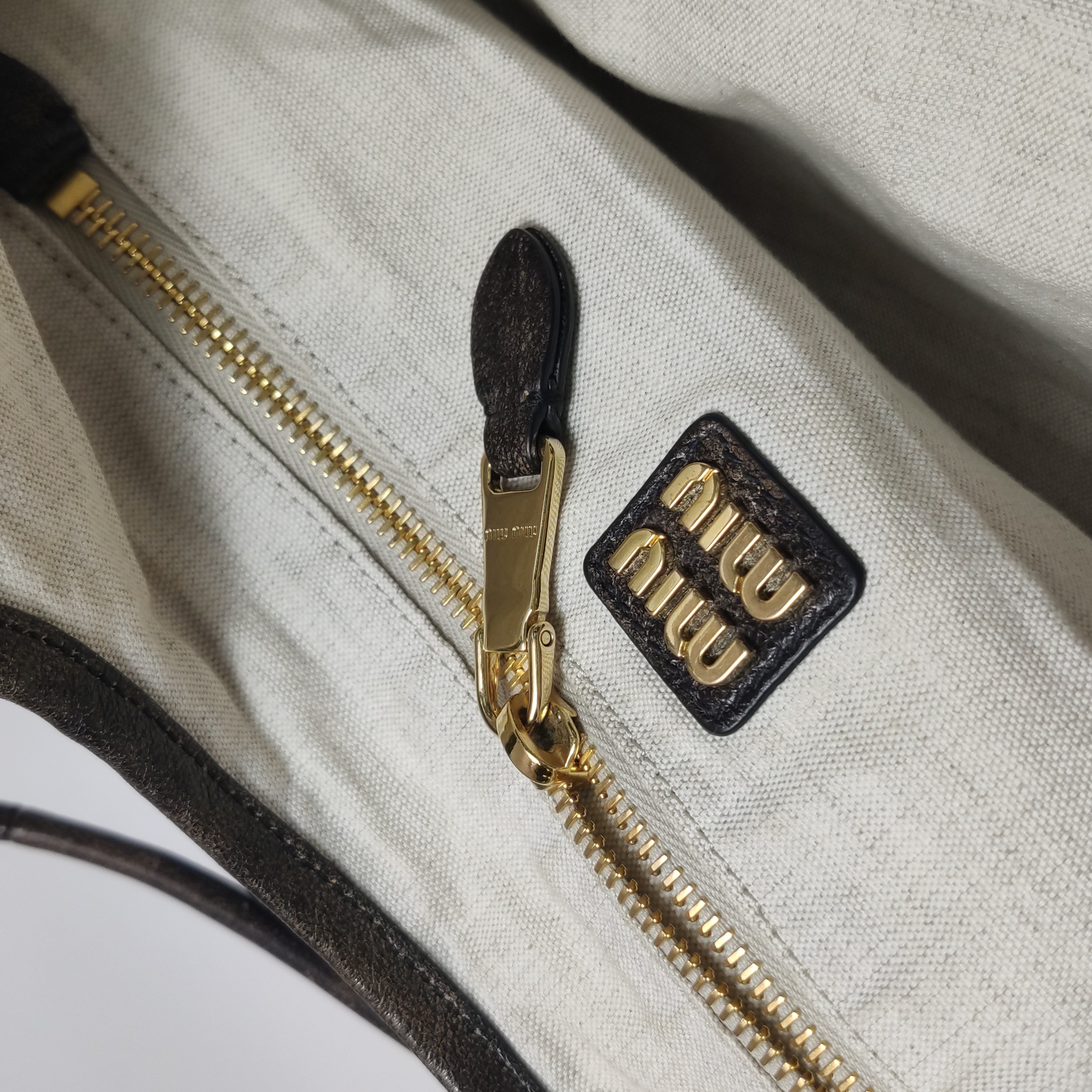 Miu Miu Ivy Hobo Bag Leather — photo 9 of 15