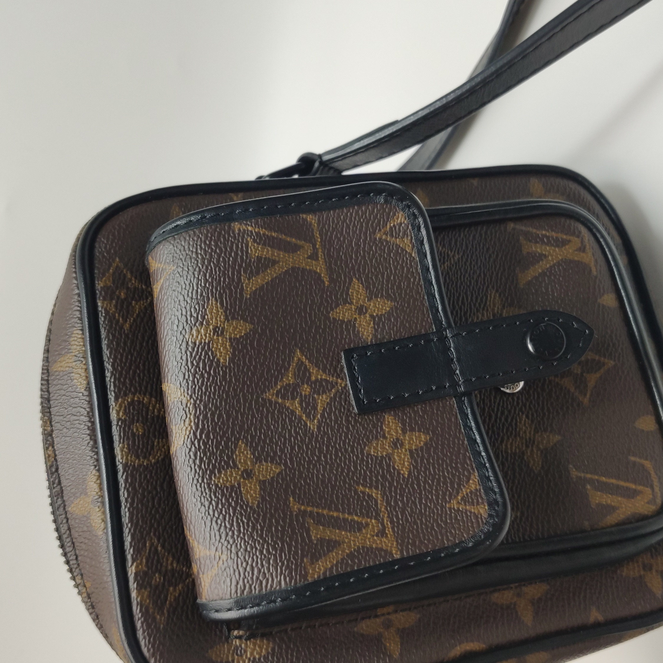 Louis Vuitton(LV) Christopher Wearable Wallet Macassar Monogram Canvas — photo 7 of 15
