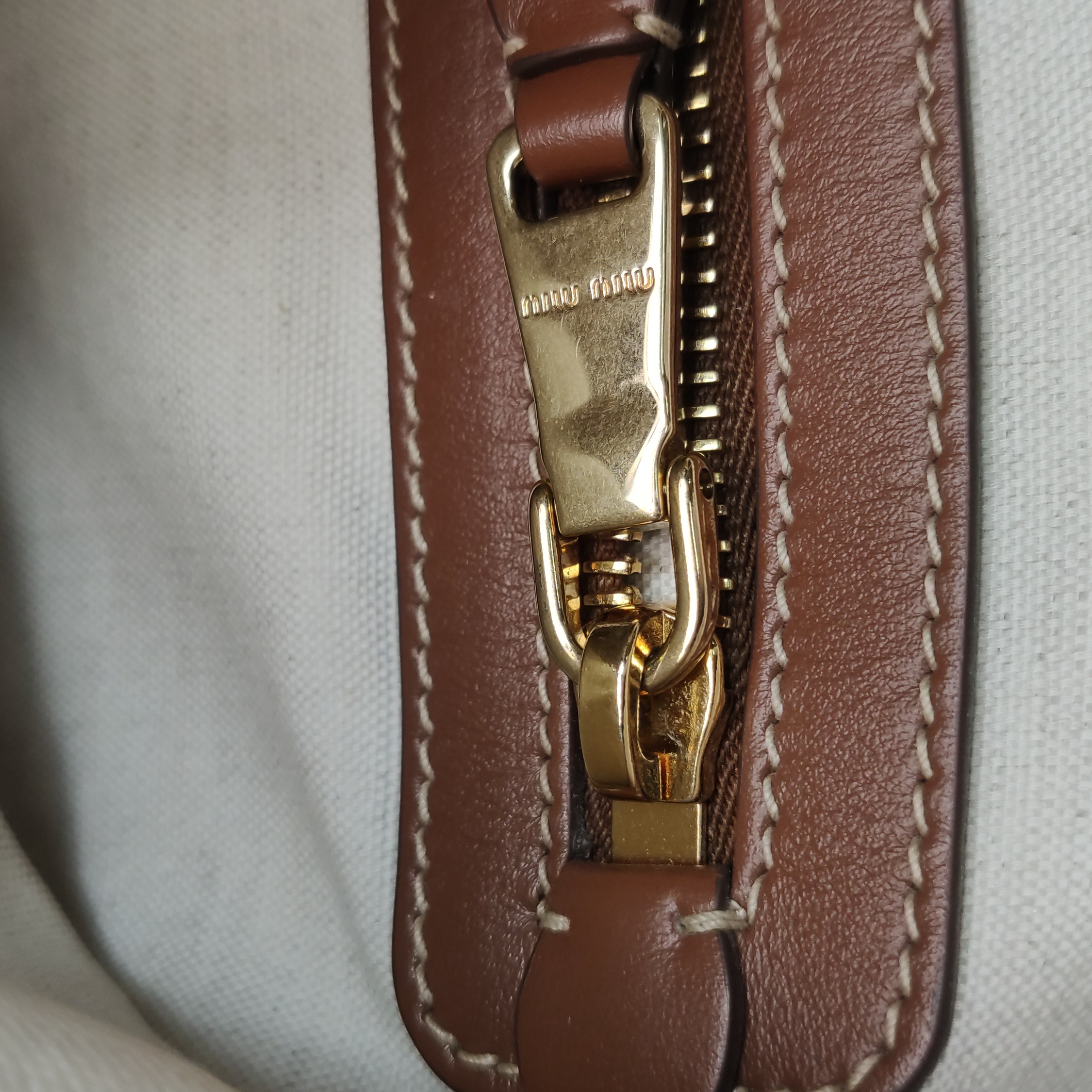 Miu Miu Ivy Hobo Bag Leather — photo 10 of 14