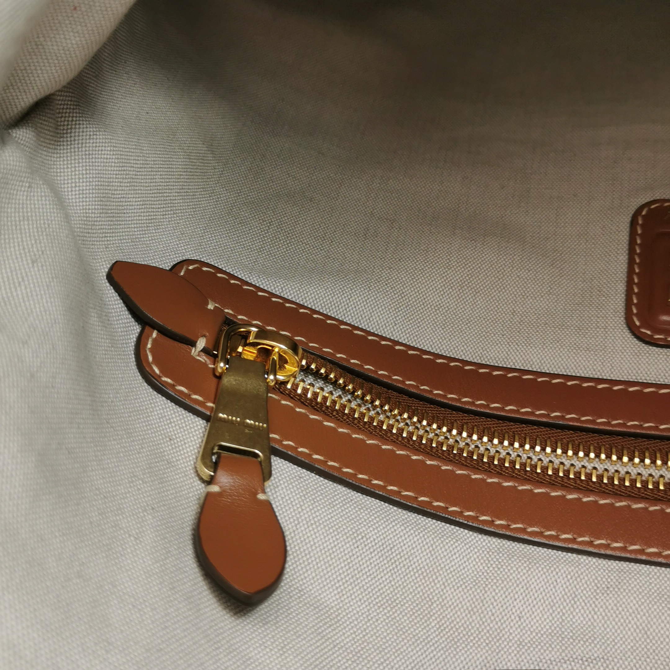 Miu Miu Ivy Hobo Bag Leather — photo 9 of 13