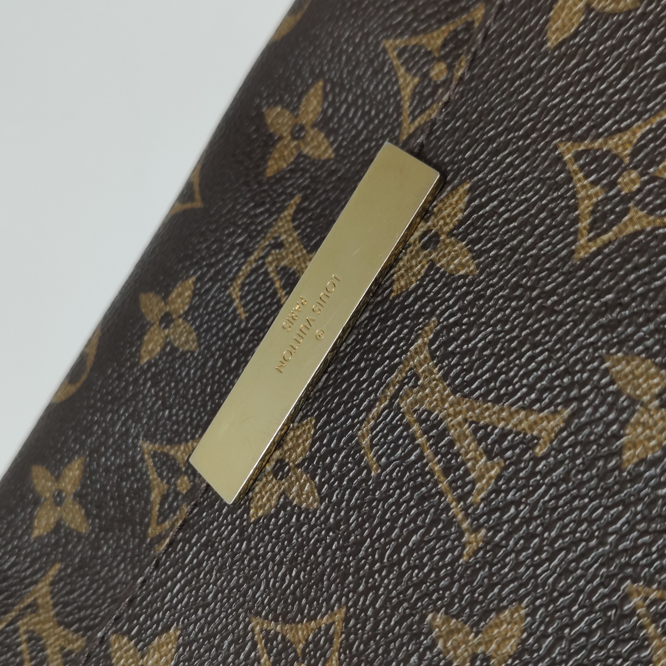 Louis Vuitton(LV) Favorite Handbag Monogram Canvas MM — photo 10 of 14