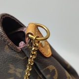 Louis Vuitton(LV) Favorite Handbag Monogram Canvas MM — thumbnail 12