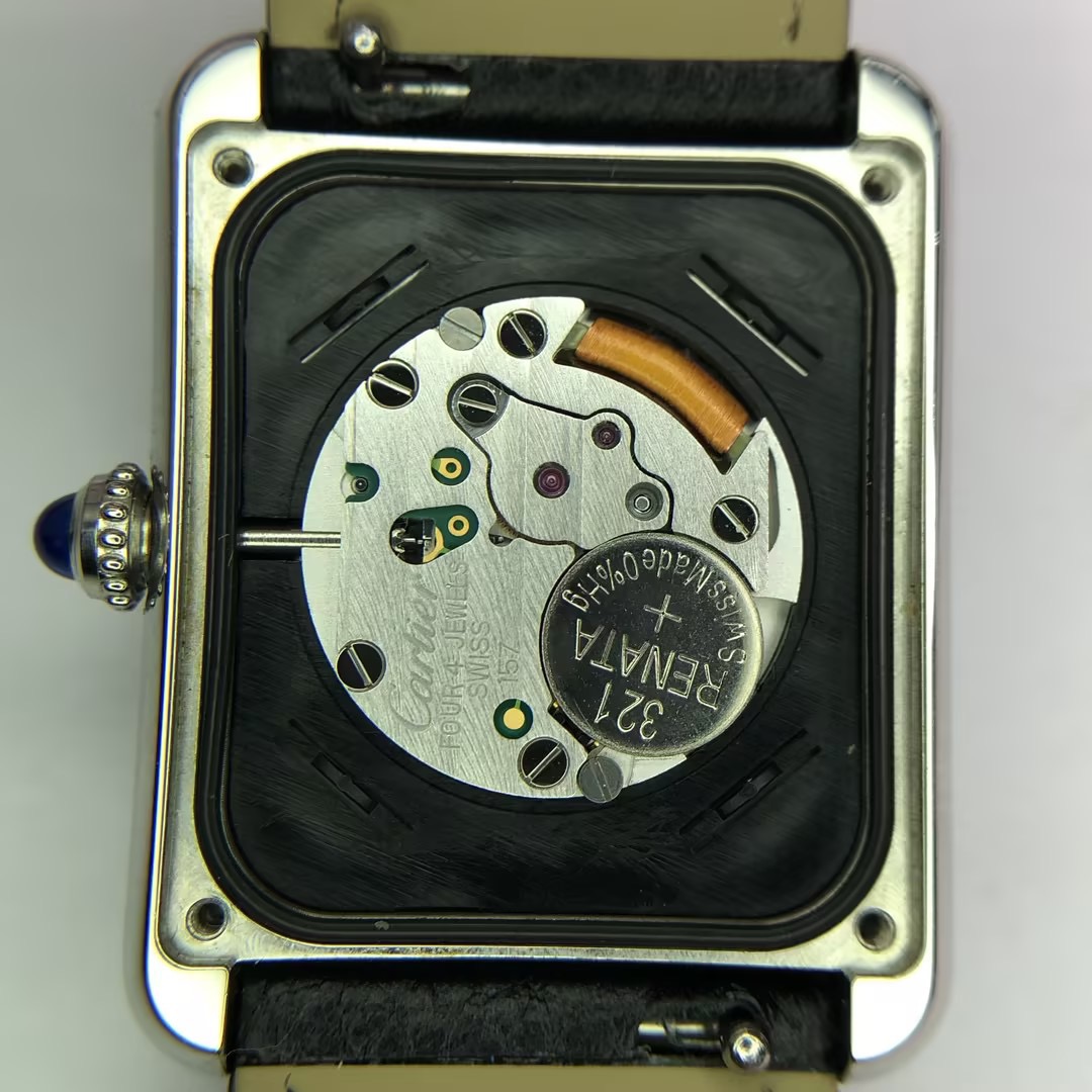 Cartier Tank Solo Quartz Watch Stainless Steel and Alligator 24 — photo 5 of 8
