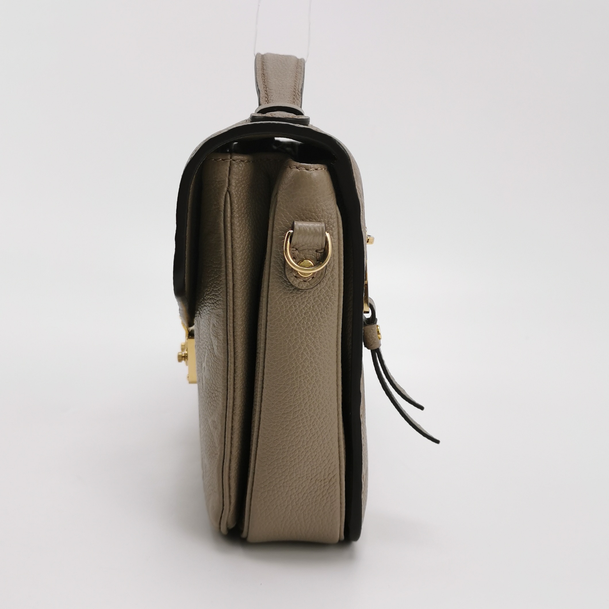 Louis Vuitton(LV) Pochette Metis Monogram Empreinte Leather — photo 3 of 13