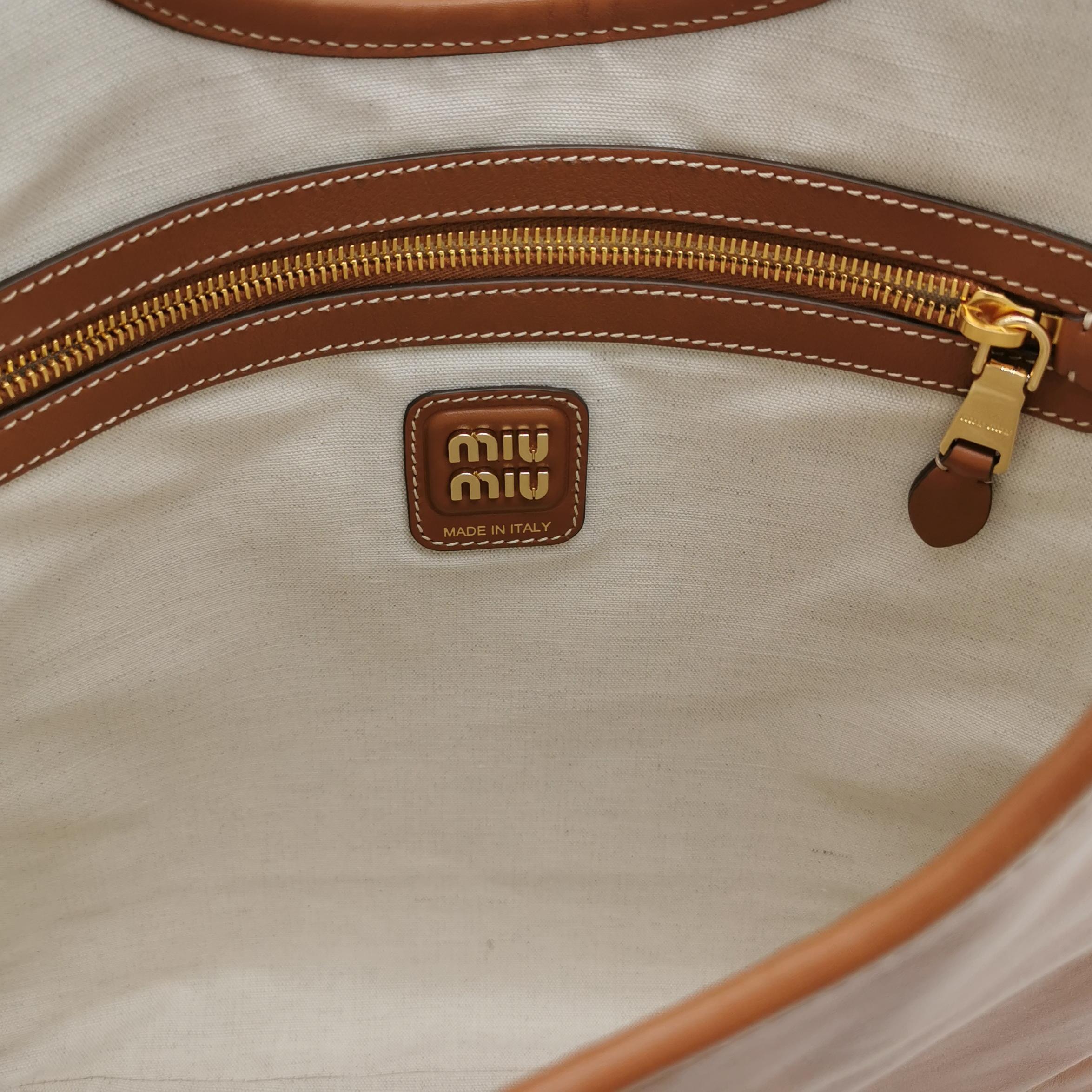 Miu Miu Ivy Hobo Bag Leather — photo 8 of 12