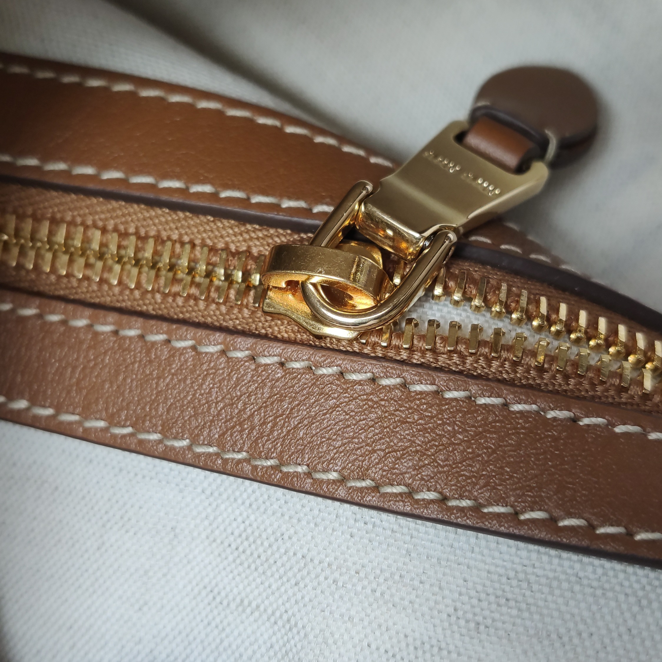 Miu Miu Ivy Hobo Bag Leather — photo 10 of 12