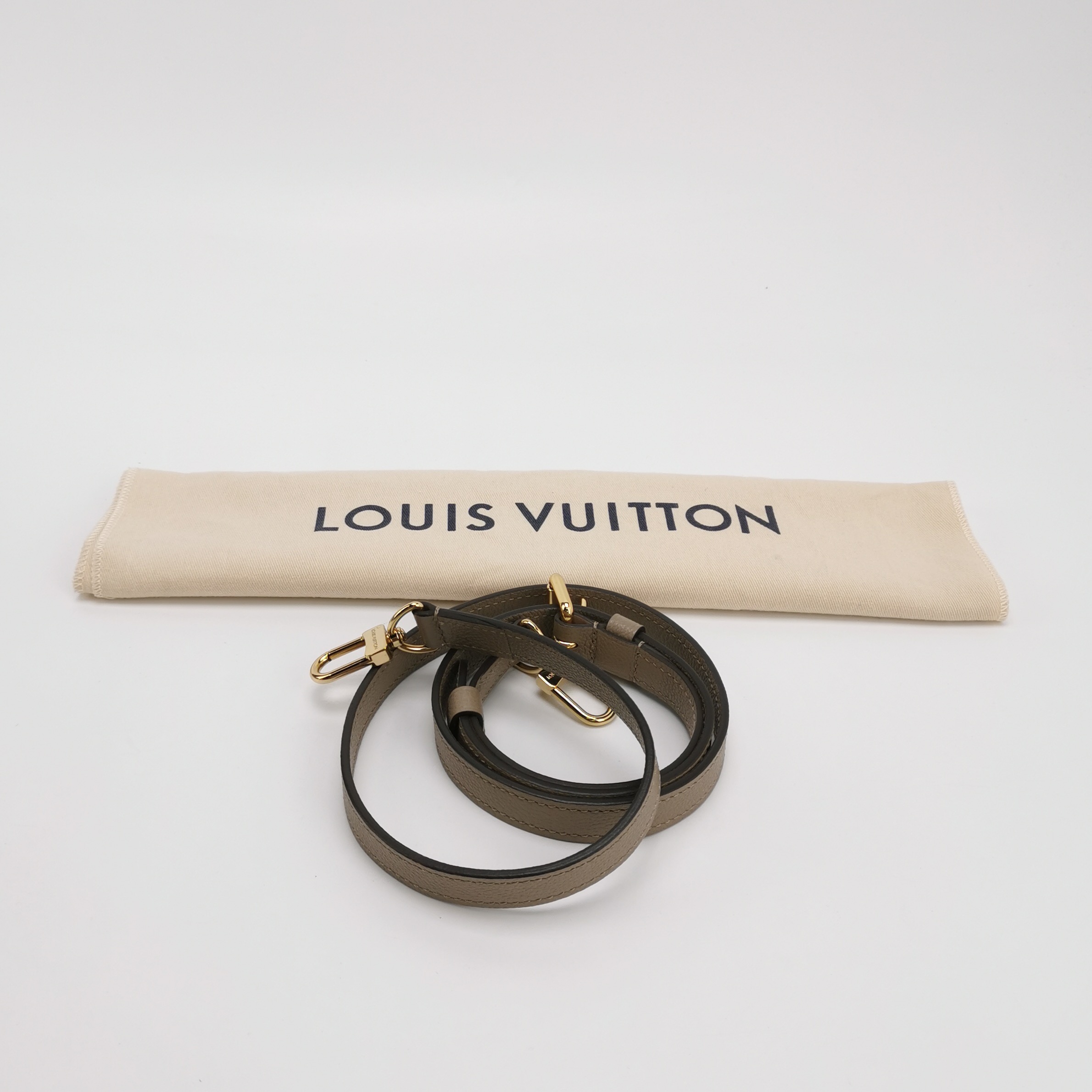 Louis Vuitton(LV) Pochette Metis Monogram Empreinte Leather — photo 7 of 13