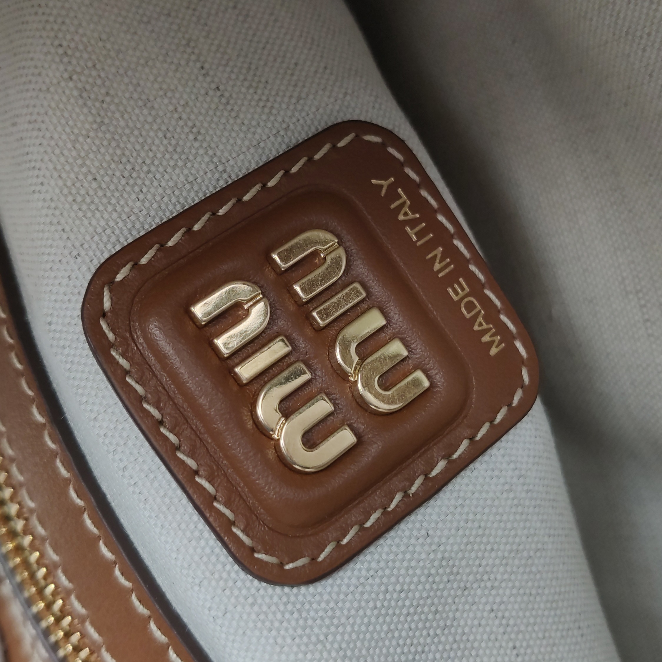 Miu Miu Ivy Hobo Bag Leather — photo 9 of 12