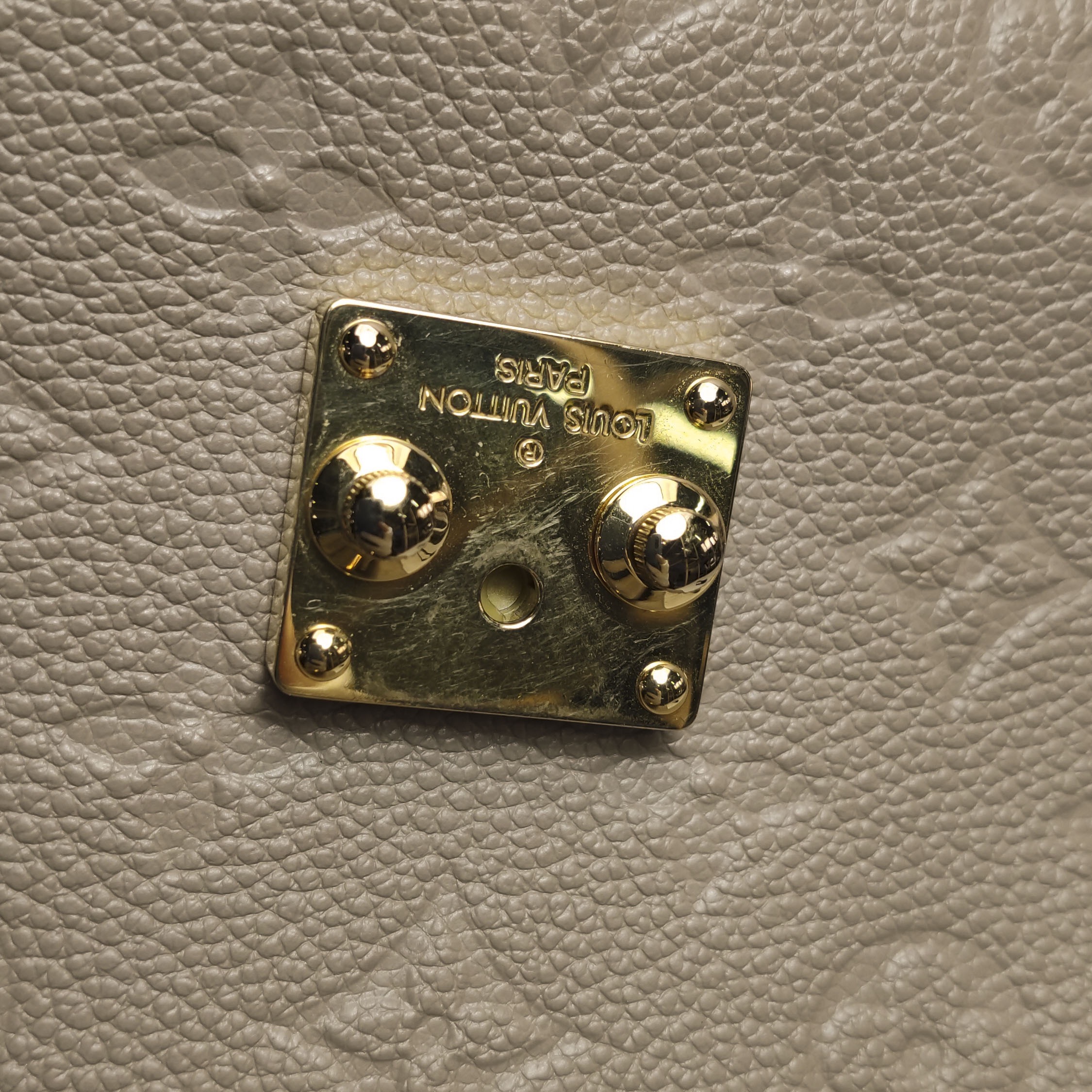 Louis Vuitton(LV) Pochette Metis Monogram Empreinte Leather — photo 10 of 13