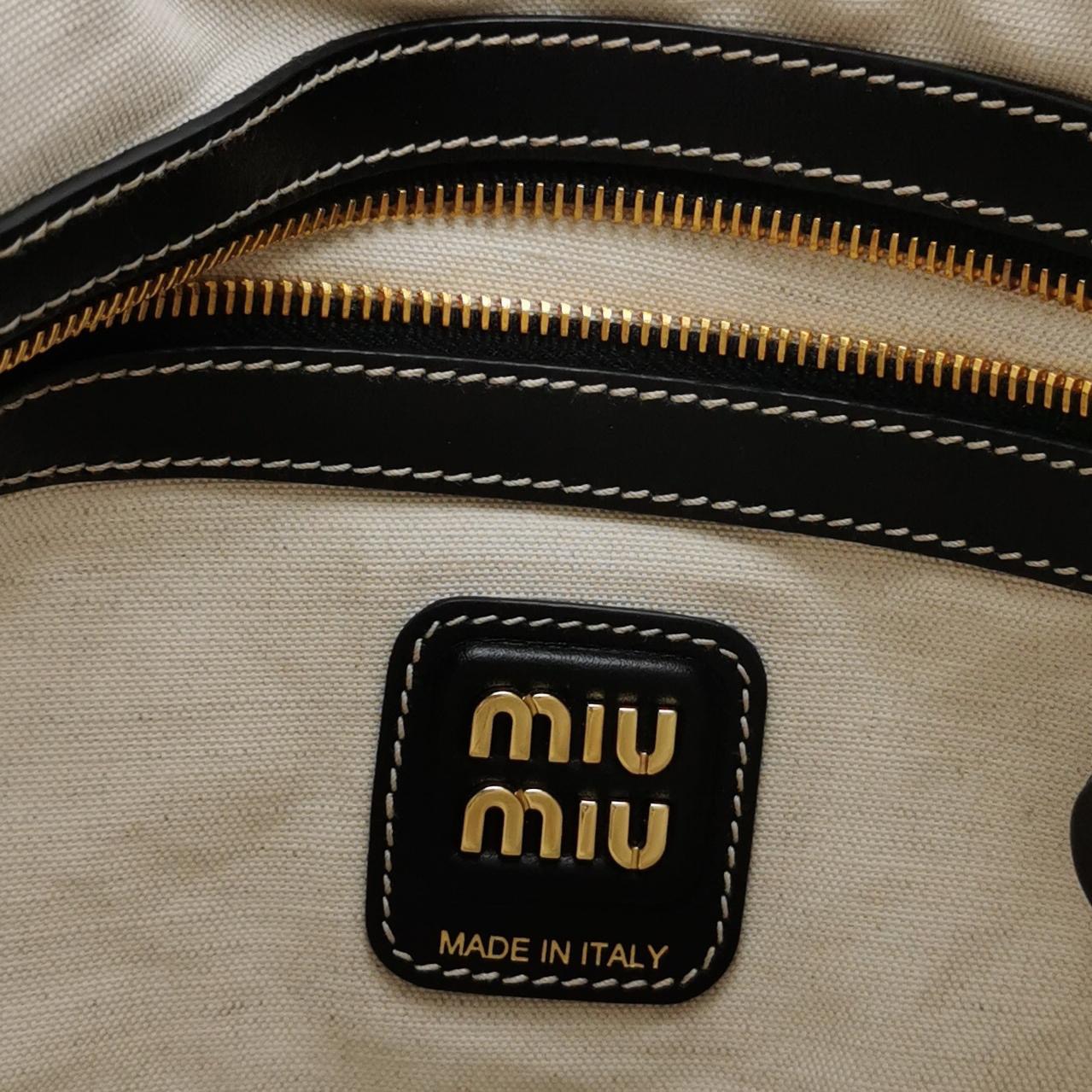 Miu Miu Ivy Hobo Bag Leather — photo 8 of 12