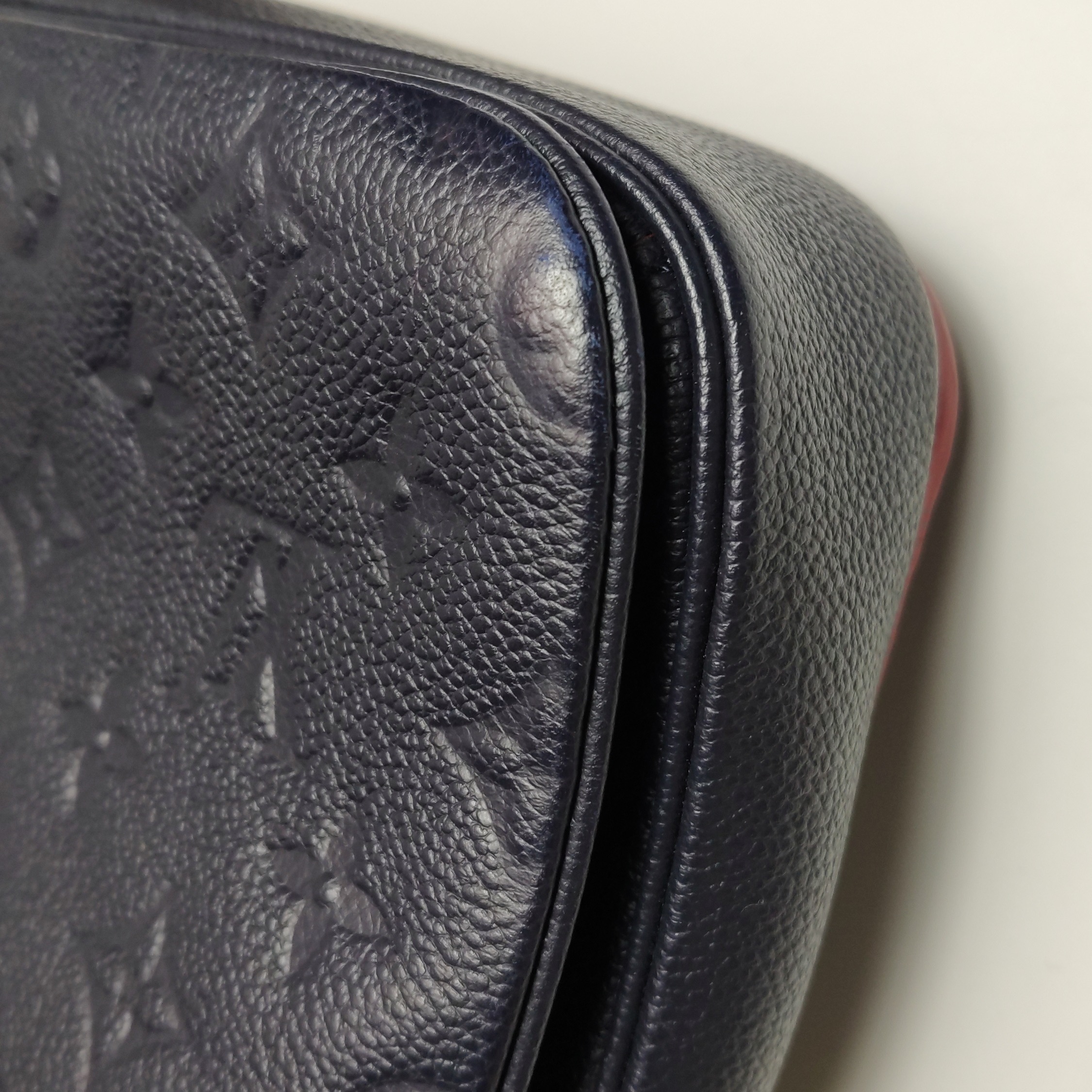 Louis Vuitton(LV) Pochette Metis Monogram Empreinte Leather — photo 10 of 14