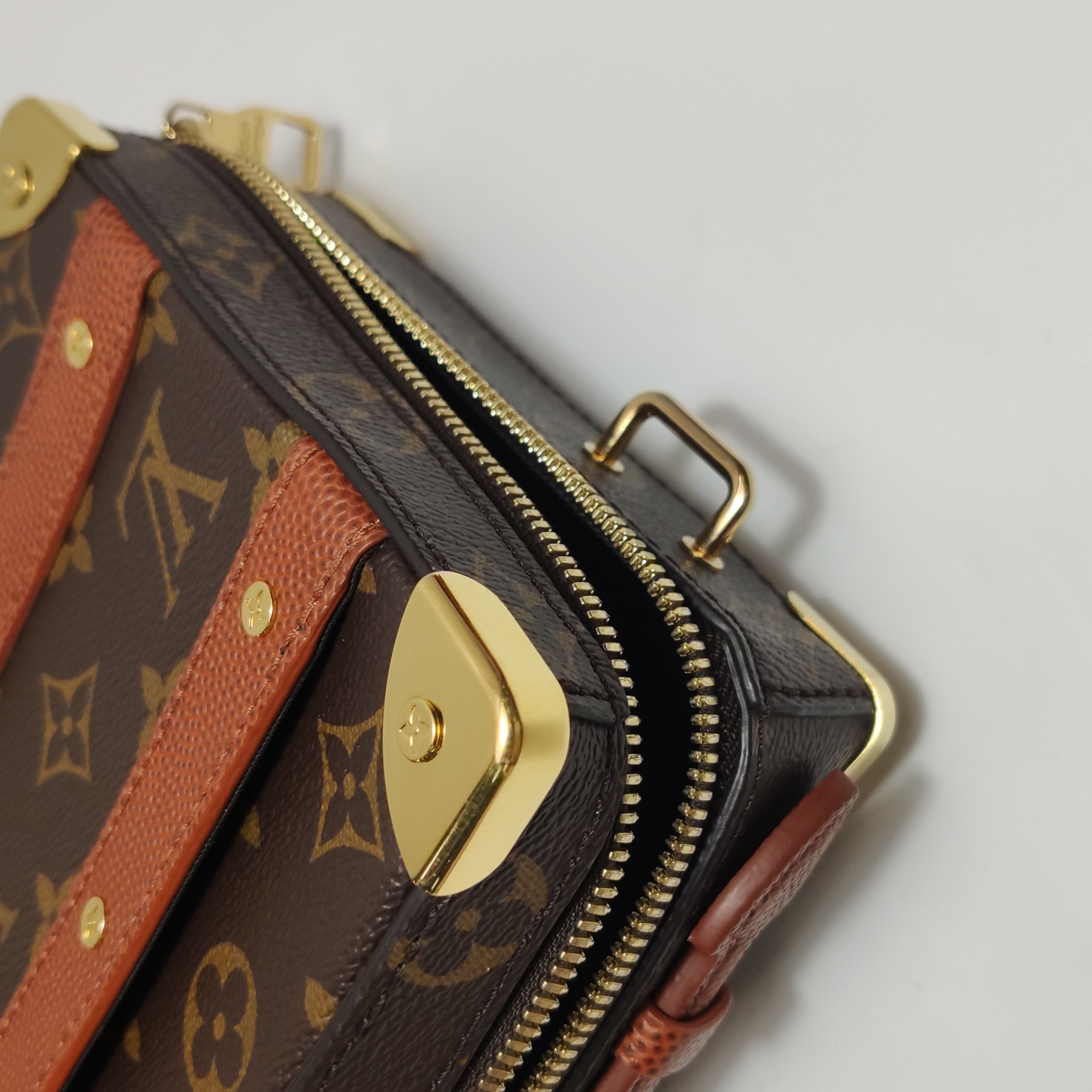 Louis Vuitton(LV) x NBA Handle Trunk Bag Monogram Canvas — photo 13 of 16