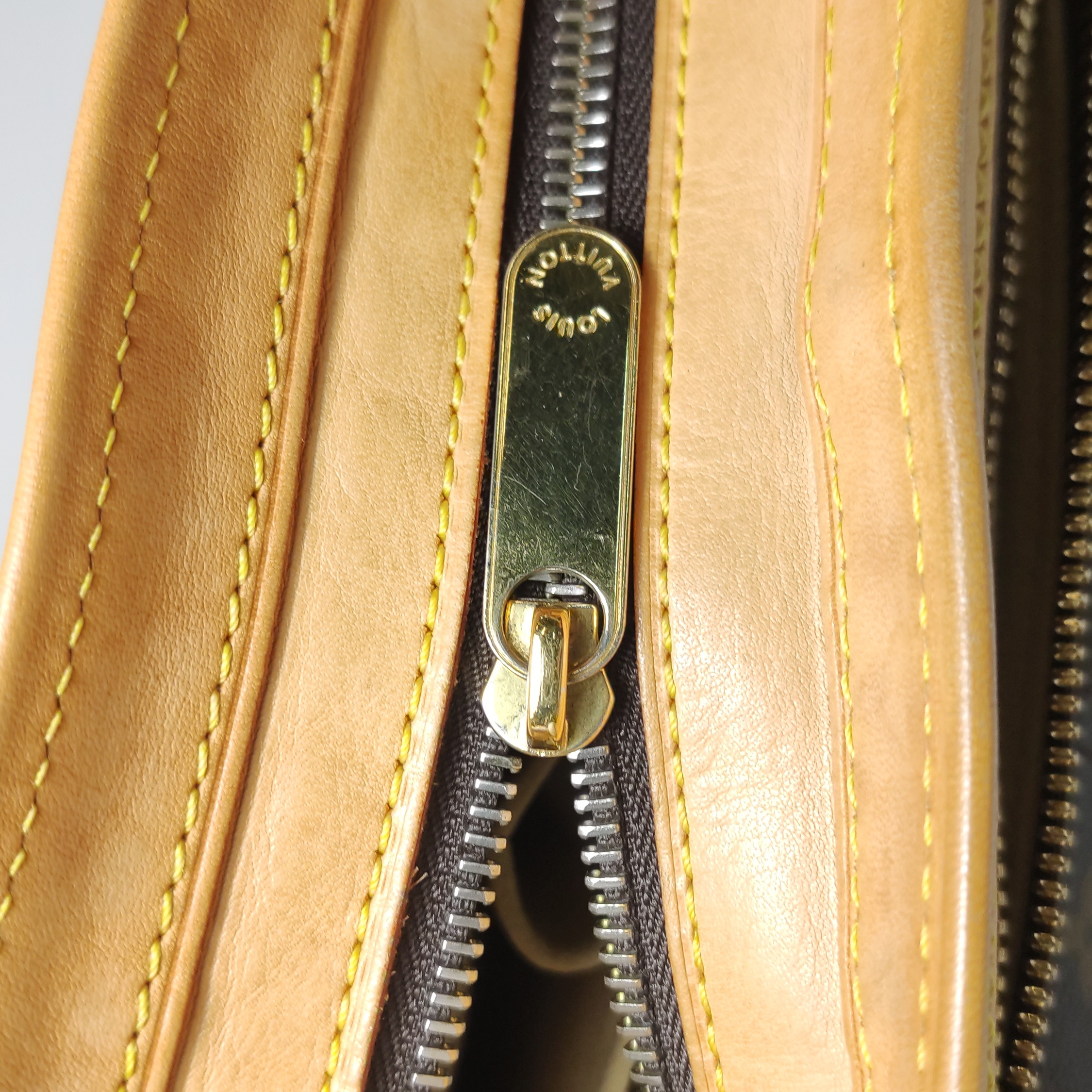 Louis Vuitton(LV) Hudson Handbag Monogram Canvas GM — photo 16 of 23