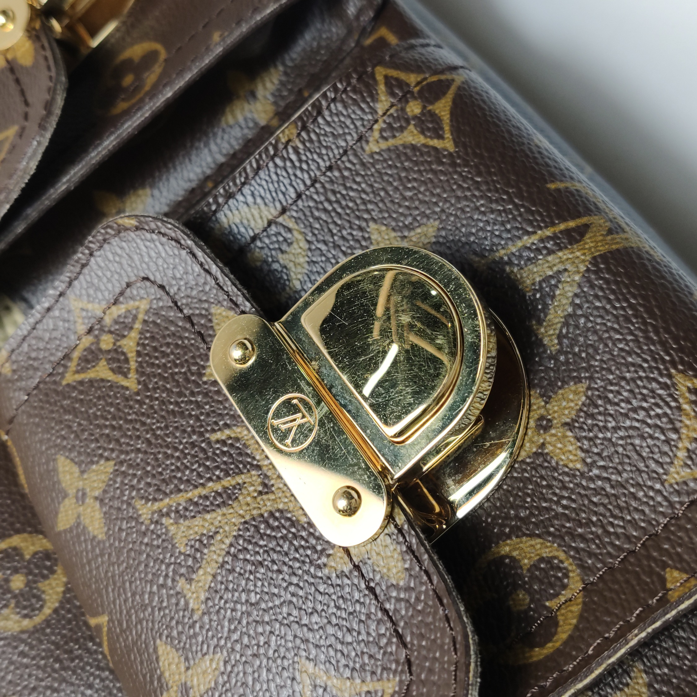 Louis Vuitton(LV) Hudson Handbag Monogram Canvas GM — photo 13 of 23
