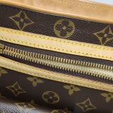 Louis Vuitton(LV) Hudson Handbag Monogram Canvas GM — thumbnail 17