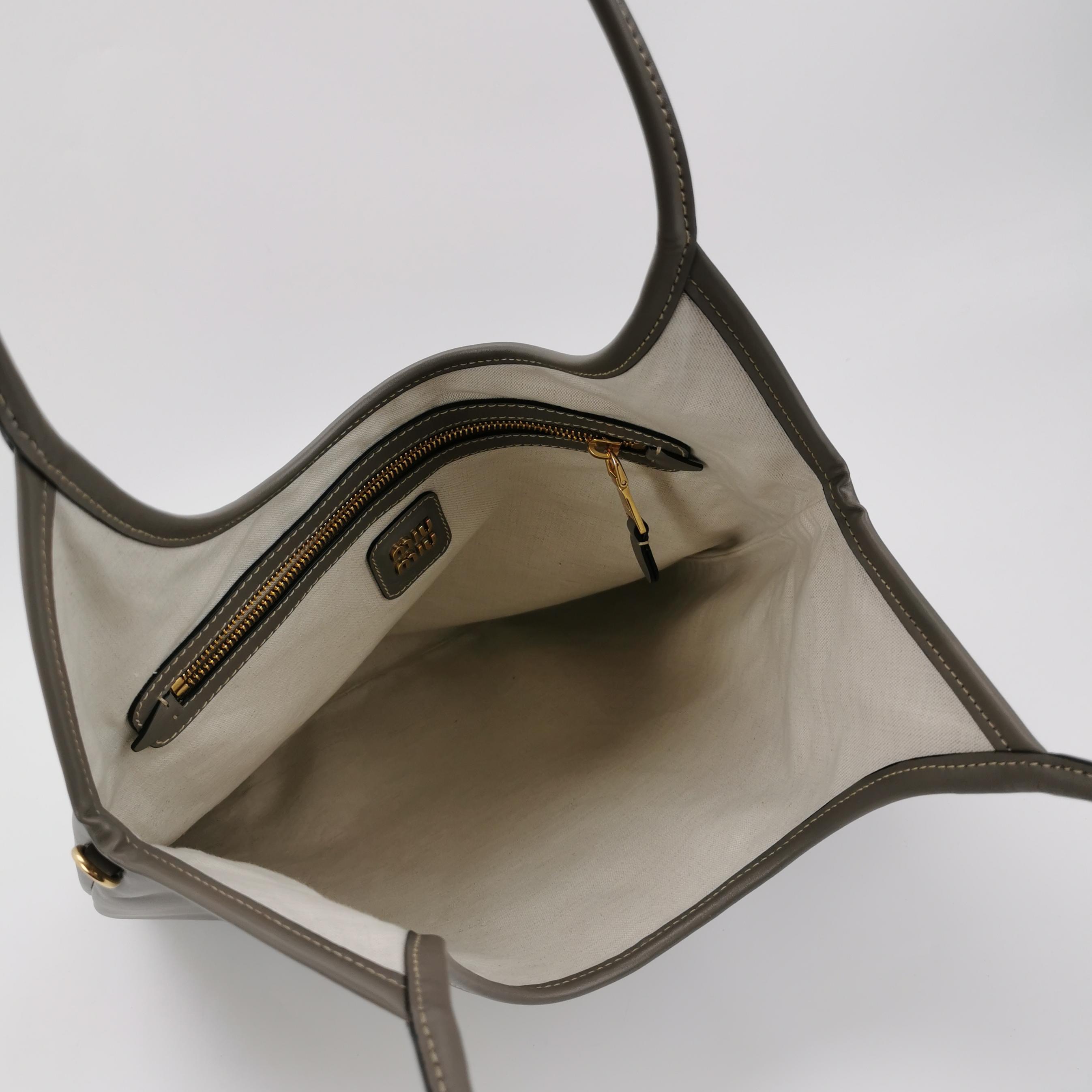 Miu Miu Ivy Hobo Bag Leather — photo 7 of 12