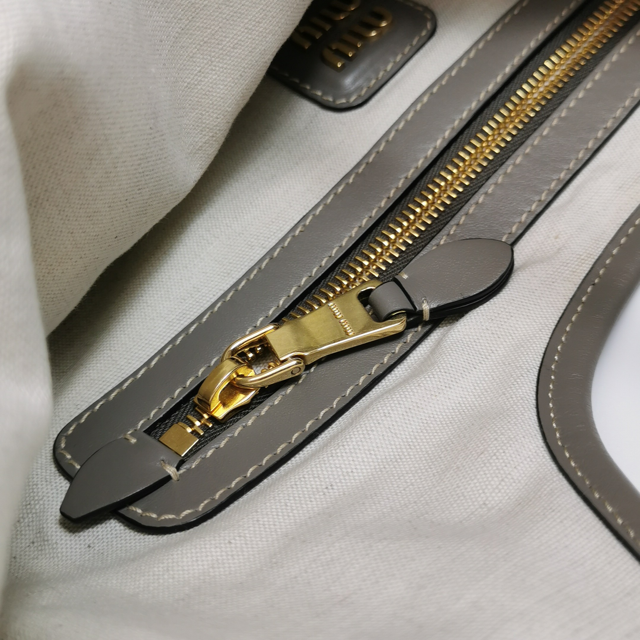 Miu Miu Ivy Hobo Bag Leather — photo 10 of 12