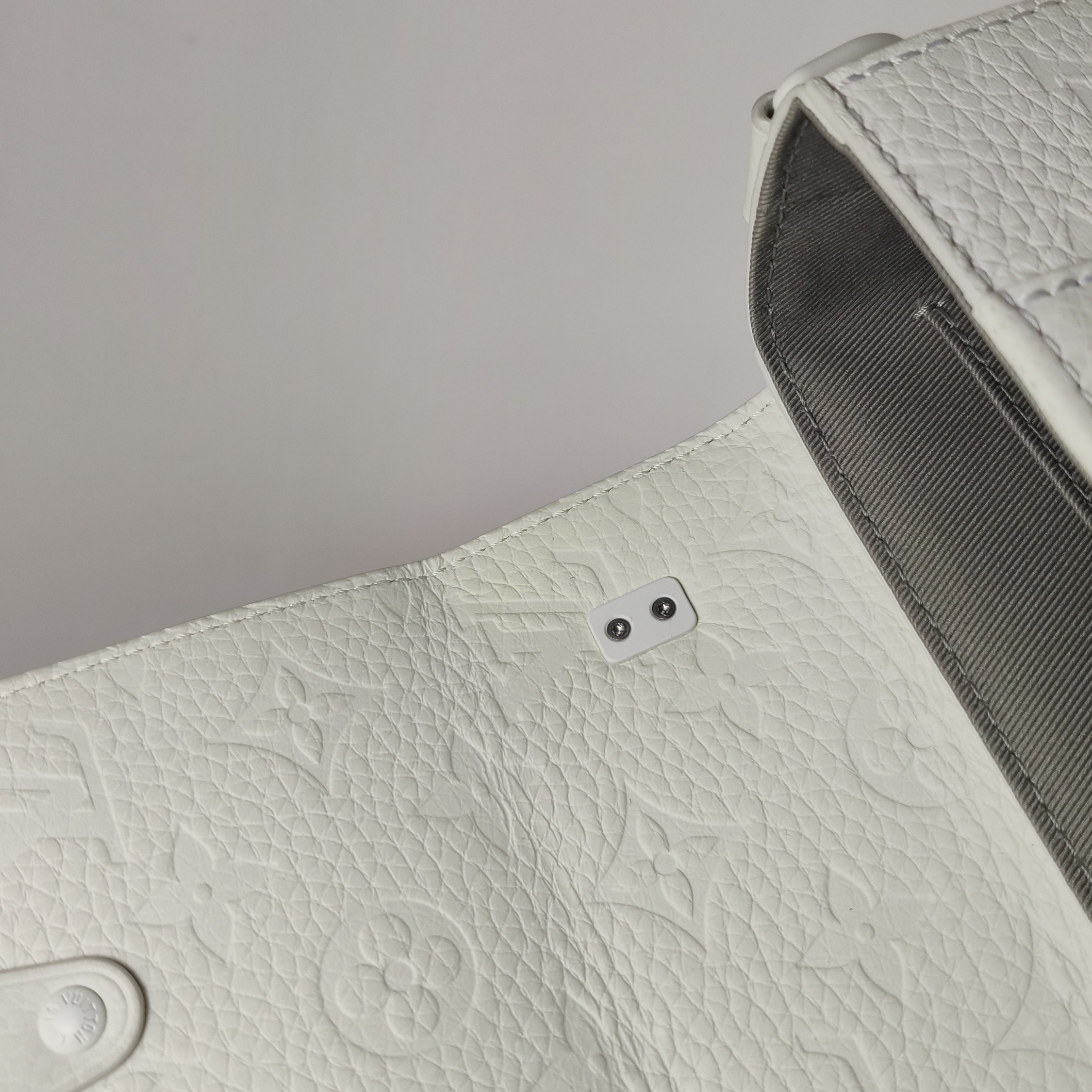 Louis Vuitton(LV) Flap Soft Trunk Messenger Bag LV Friends Printed Monogram Taurillon Leather — photo 13 of 15