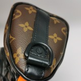 Louis Vuitton(LV) Keepall Bandouliere Bag Monogram Canvas with LV Friends Patch XS — thumbnail 10