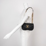Louis Vuitton(LV) New Wave Chain Bag Quilted Leather PM — thumbnail 2