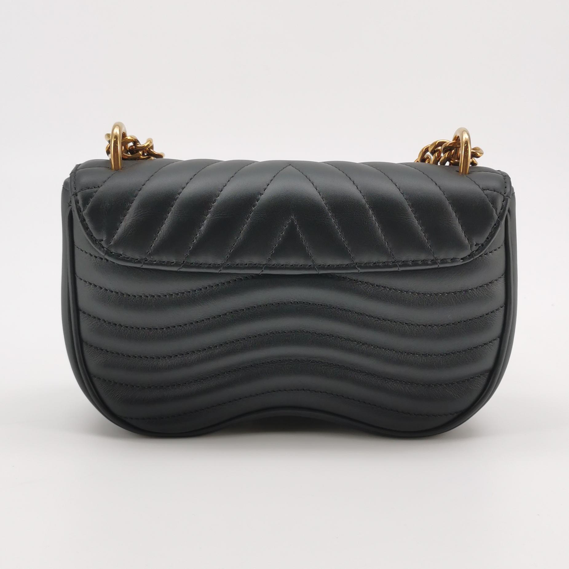 Louis Vuitton(LV) New Wave Chain Bag Quilted Leather PM — photo 3 of 15