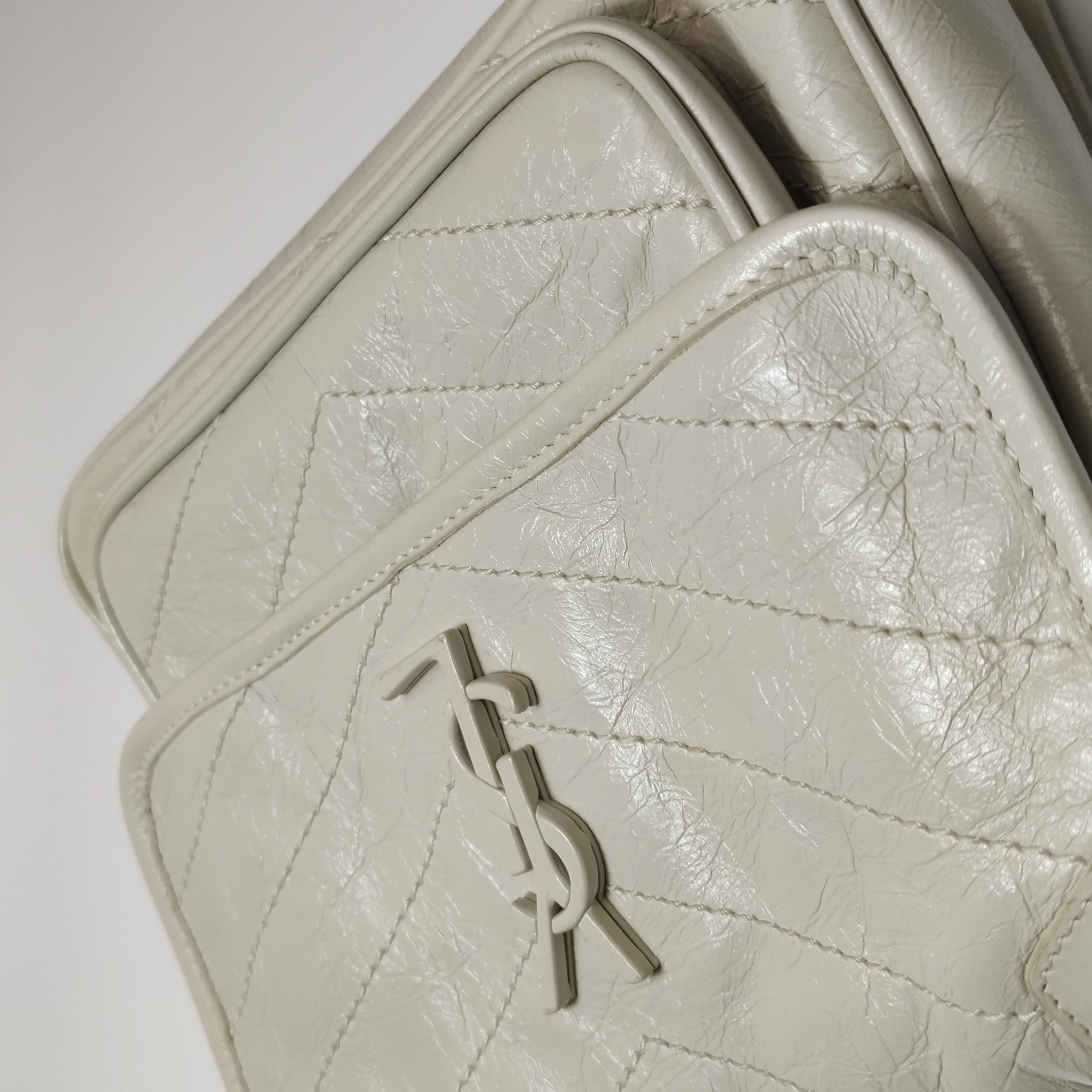 Saint Laurent(YSL) Niki Chain Flap Bag Matelasse Chevron Leather Small — photo 8 of 13