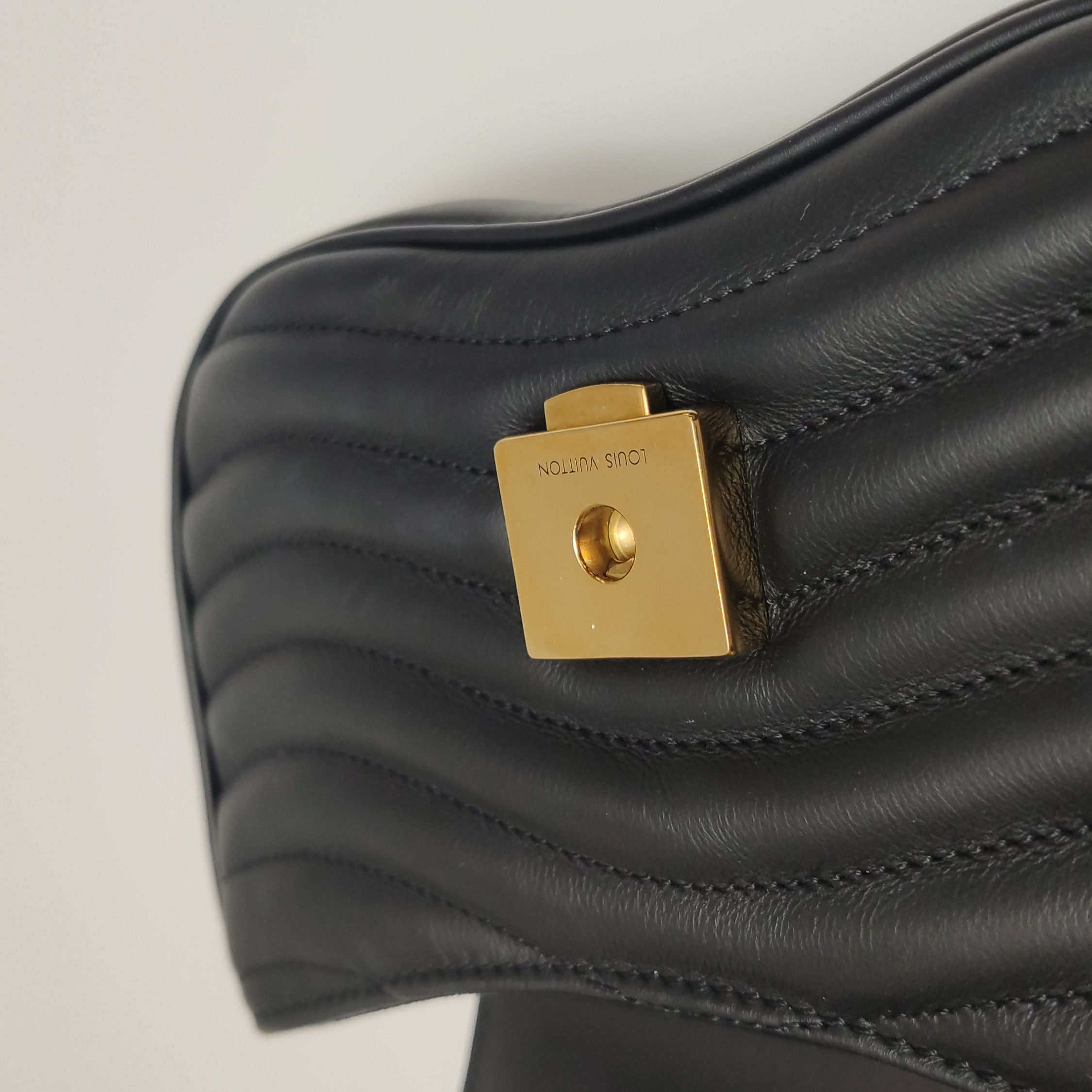Louis Vuitton(LV) New Wave Chain Bag Quilted Leather PM — photo 11 of 15